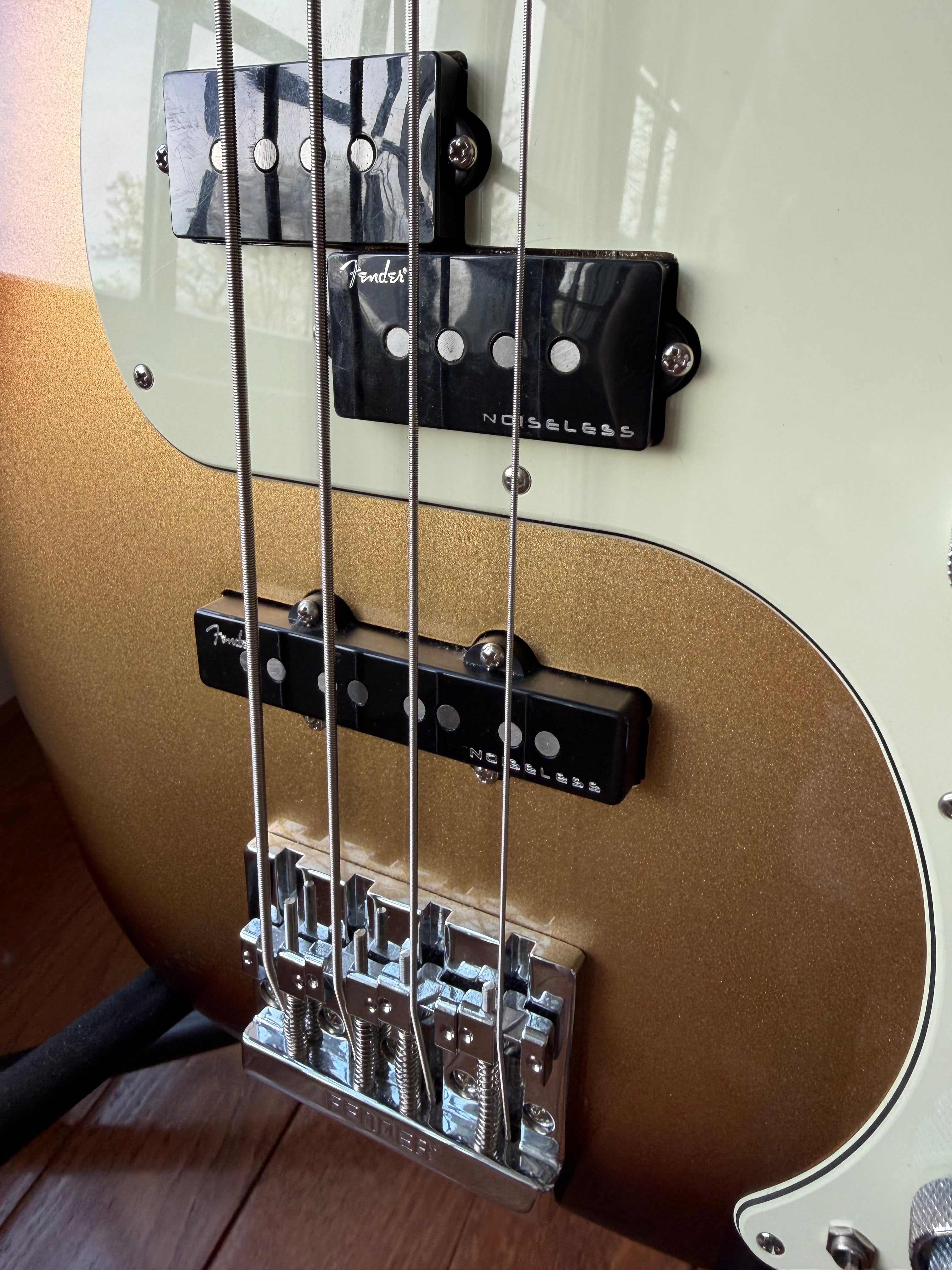 2019 Fender American Ultra Precision Bass - Mocha Burst
