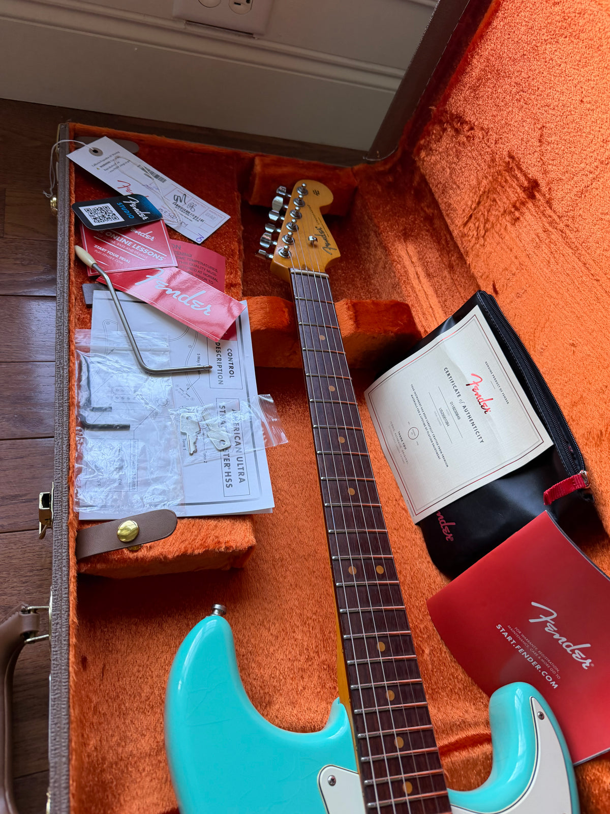 2025 Fender American Ultra Luxe Stratocaster Vintage 60s HSS - Sea Foam Green