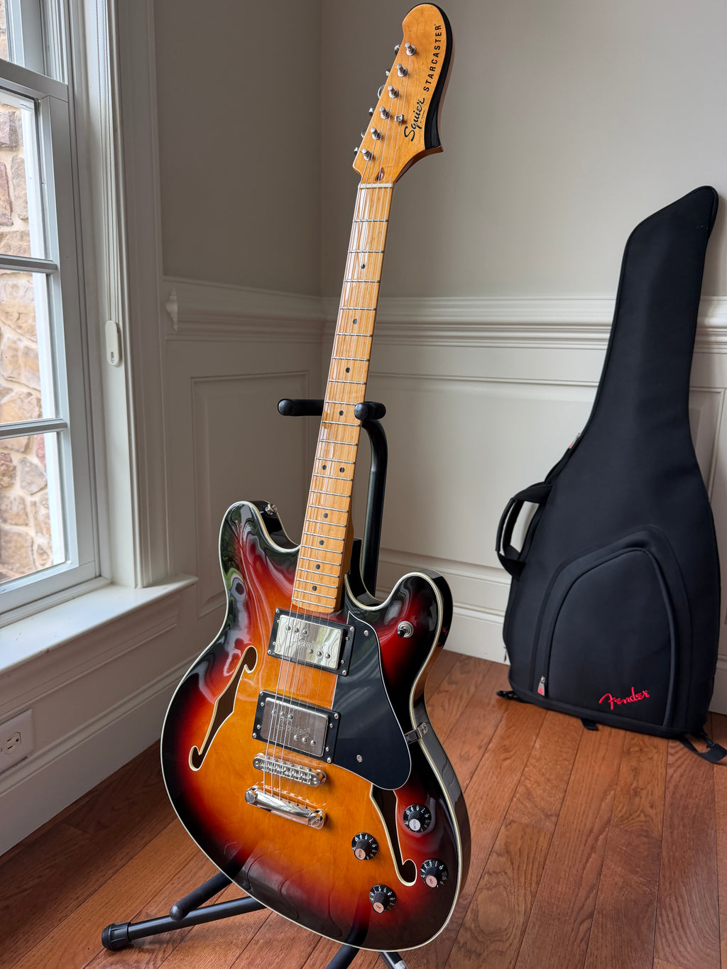 Squier Classic Vibe Starcaster - 3-Tone Sunburst