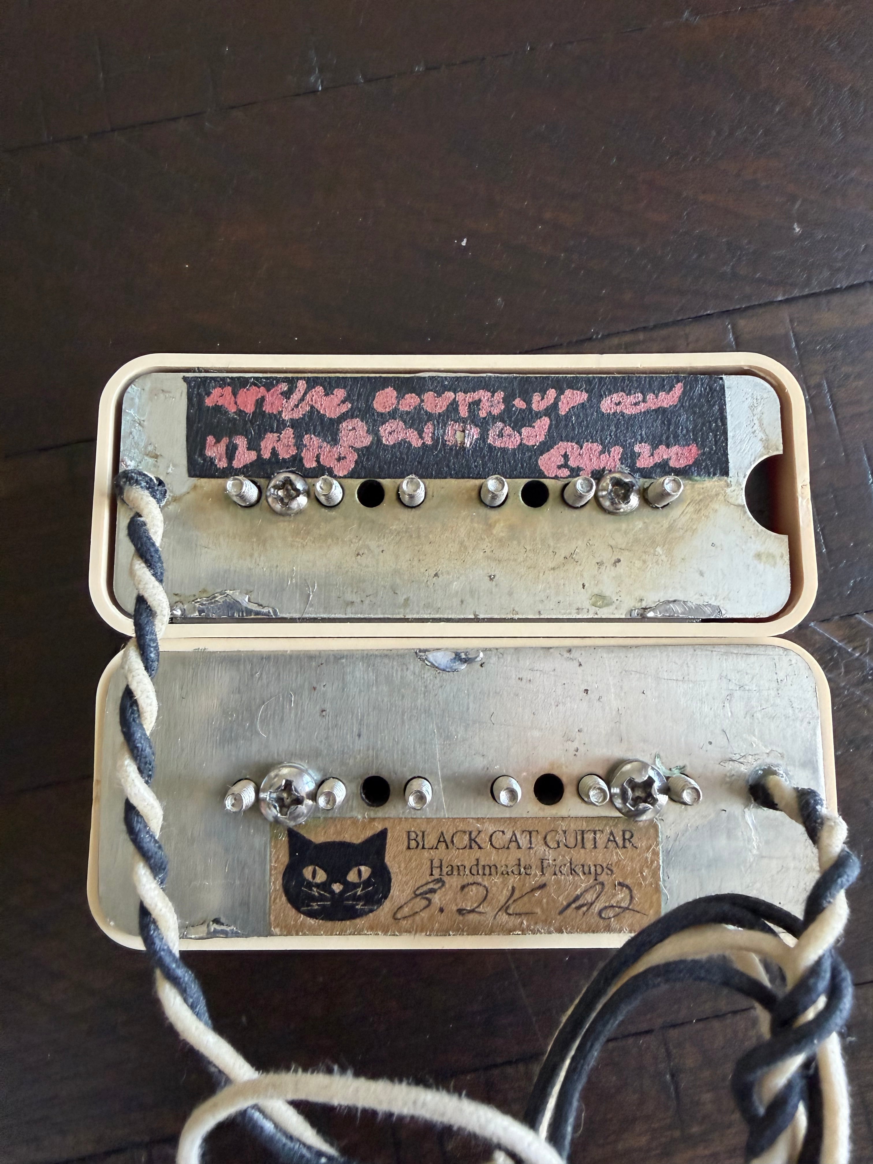 Black Cat P90 Soapbar Guitar Pickup Set Bridge and Neck - Cream