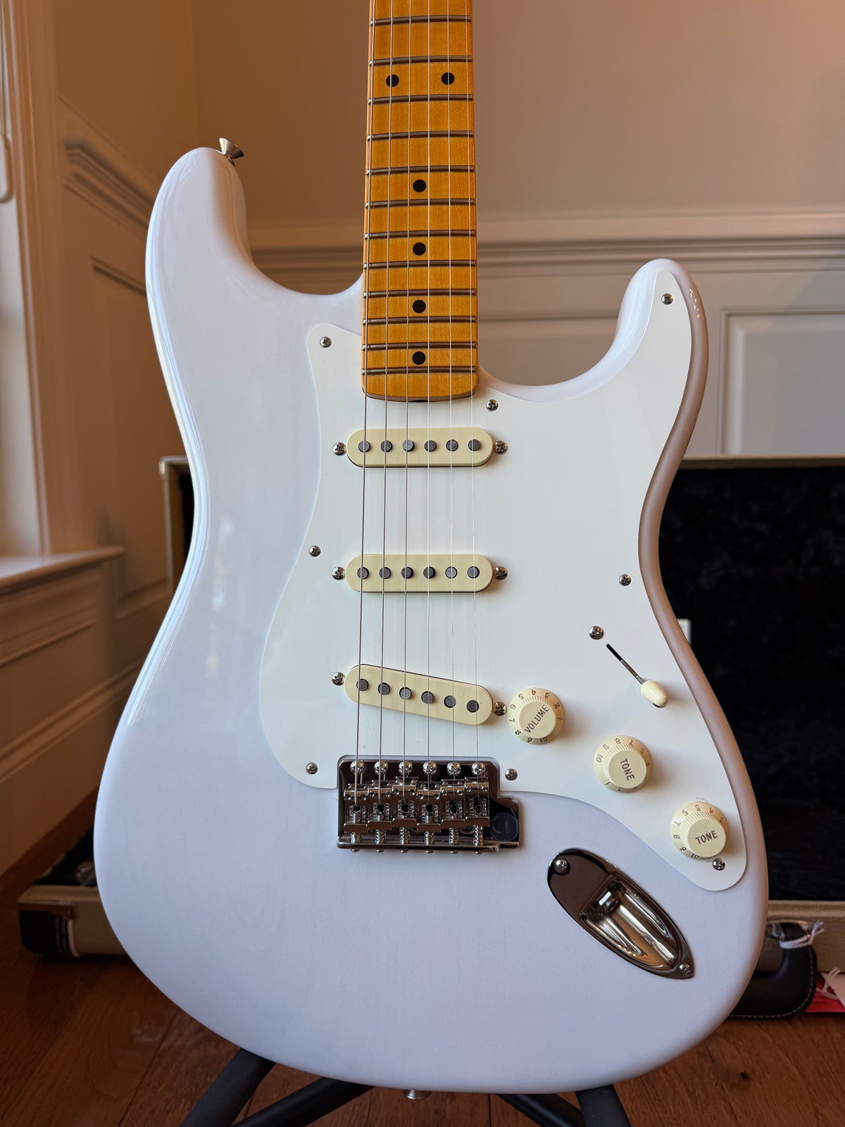 2025 Fender Eric Johnson Signature Stratocaster - White Blonde