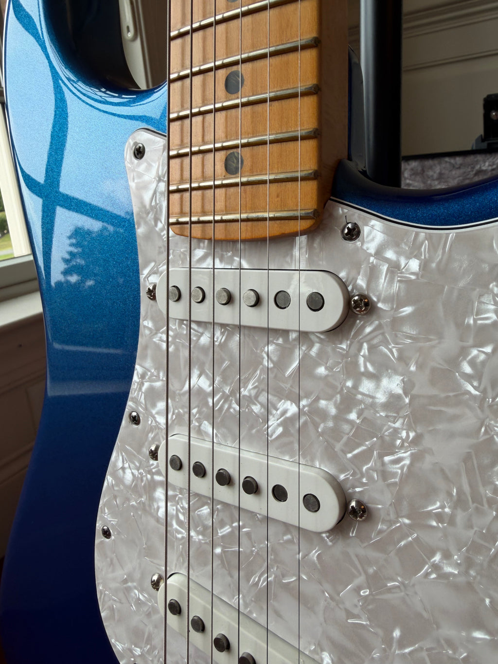 2022 Fender American Ultra Stratocaster Maple Fretboard - Cobra Blue