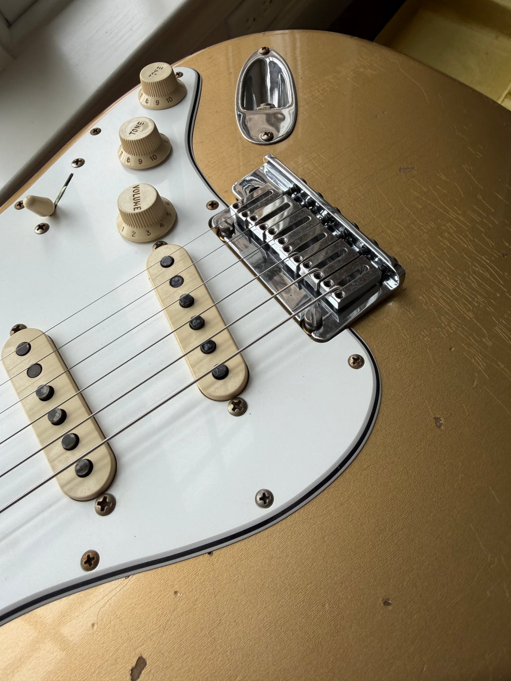 2026 Fender Custom Shop Stratocaster Pro W25 Relic - HLE Gold - Image 13