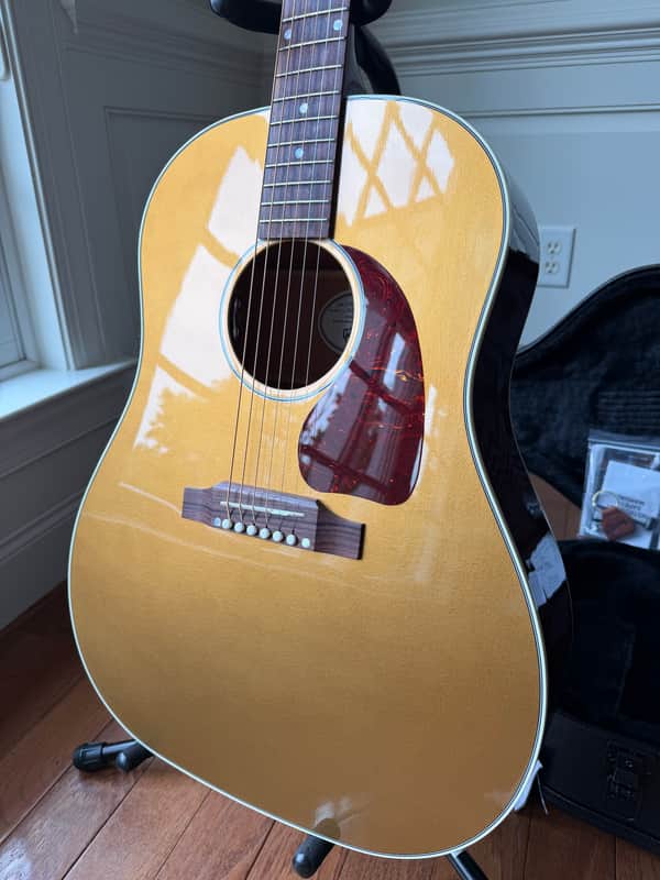 2026 Gibson J-45 Standard - Gold Top