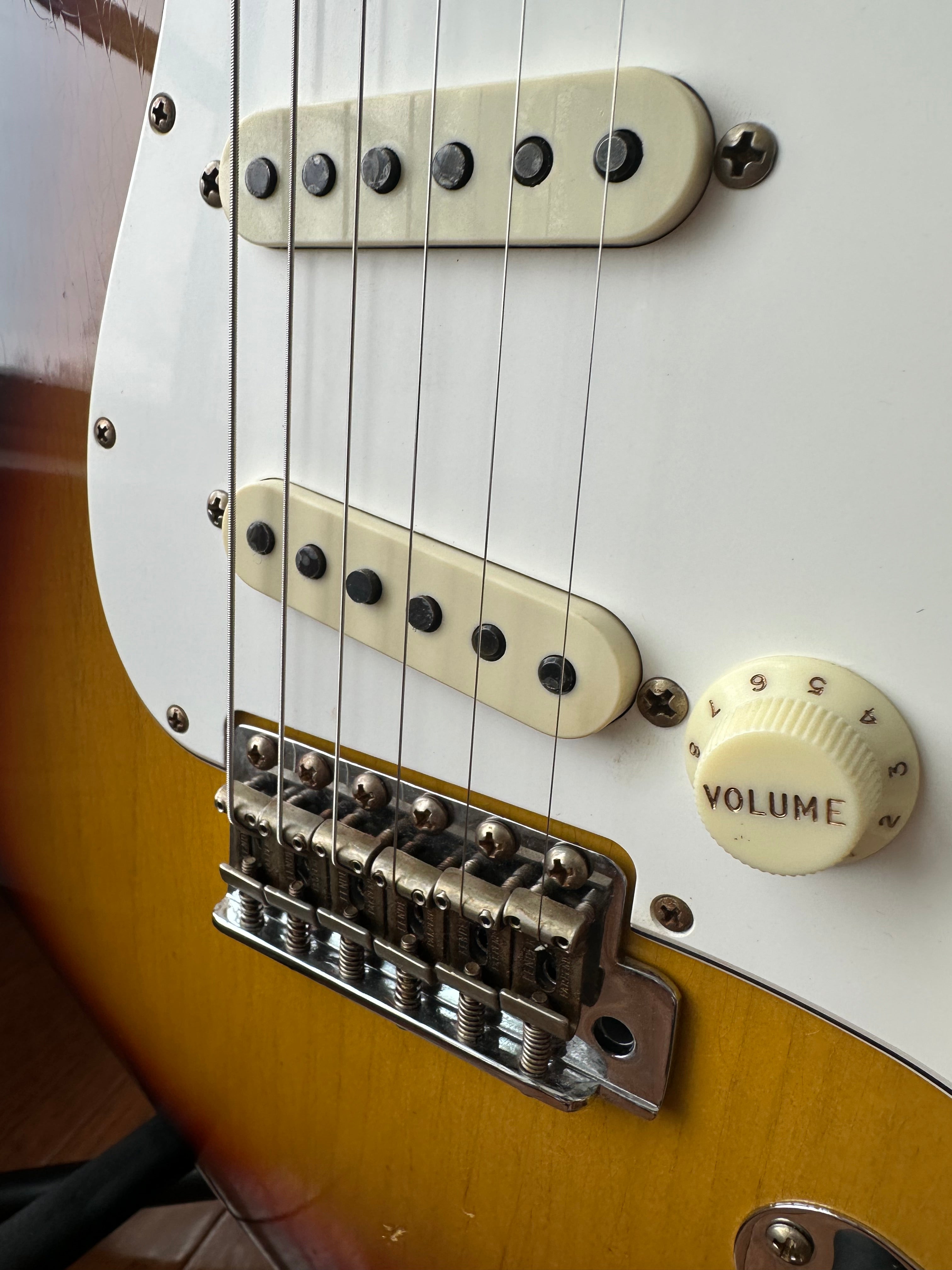 2023 Fender Custom Shop Postmodern Stratocaster Journeyman Maple - Bleached 3 Tone Sunburst - Image 5