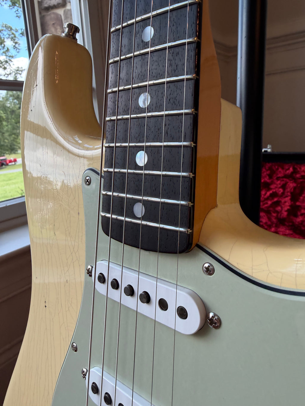 2025 Fender Custom Shop ‘65 Stratocaster W25 Journeyman - Aged Vintage White