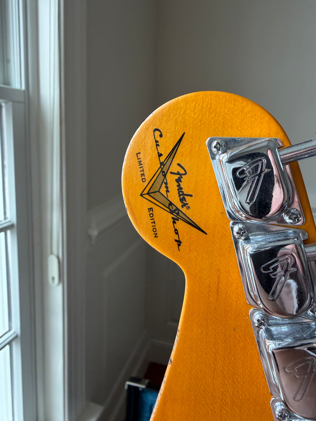 2026 Fender Custom Shop Stratocaster Custom Deluxe SR25 Heavy Relic - Aged 3 Color Sunburst - Image 9