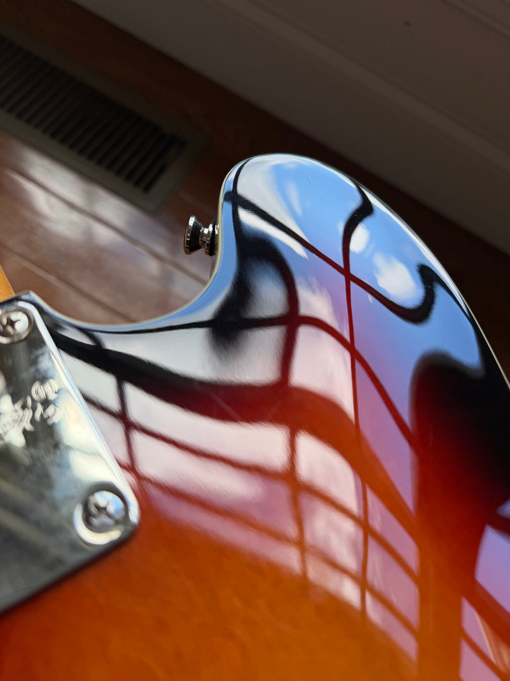 Squier Classic Vibe Starcaster - 3-Tone Sunburst