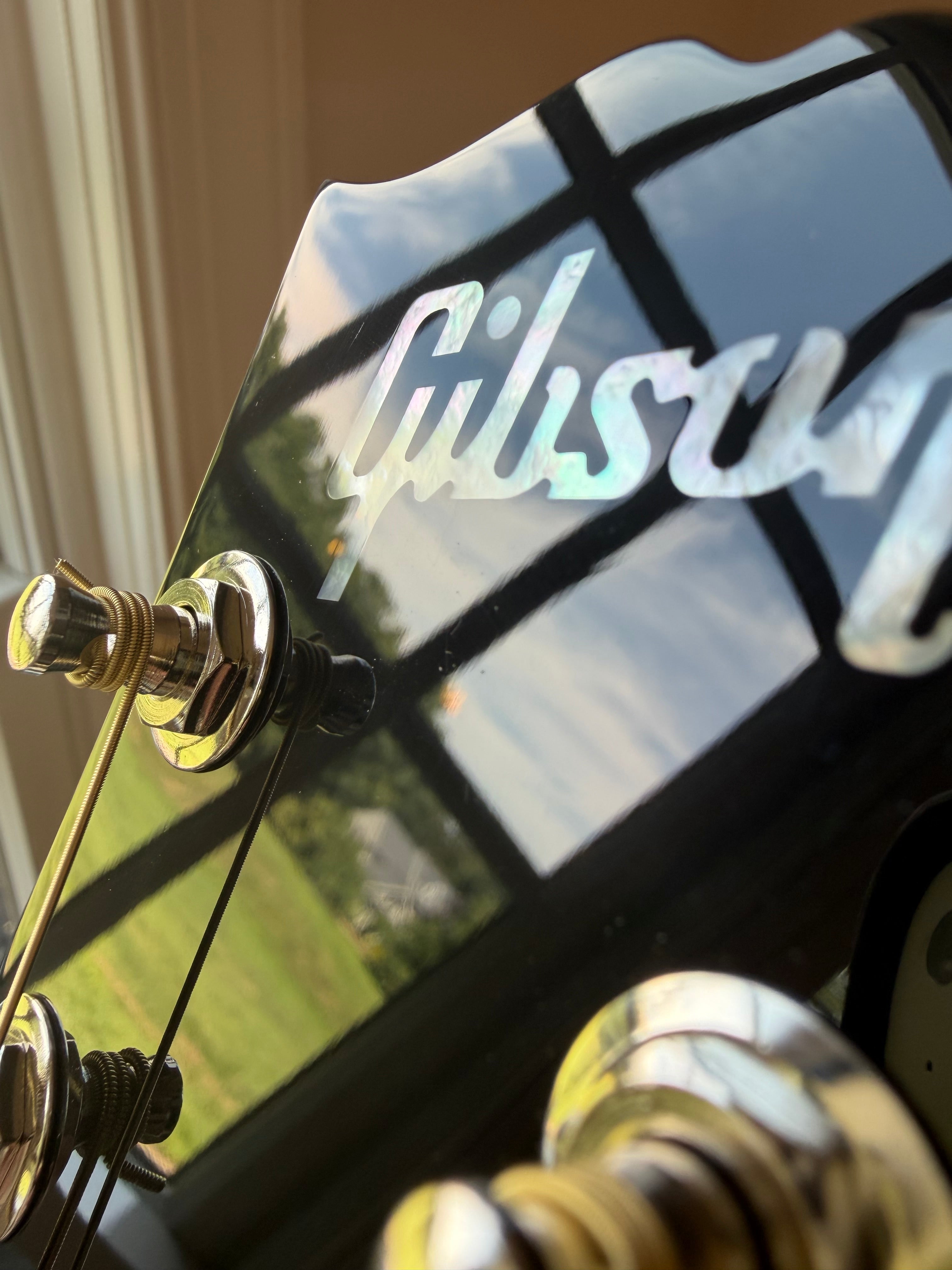 2025 Gibson J-45 Standard - Vintage Sunburst