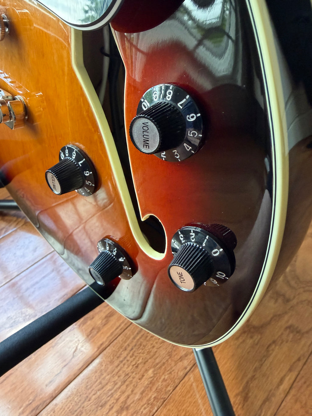 Squier Classic Vibe Starcaster - 3-Tone Sunburst