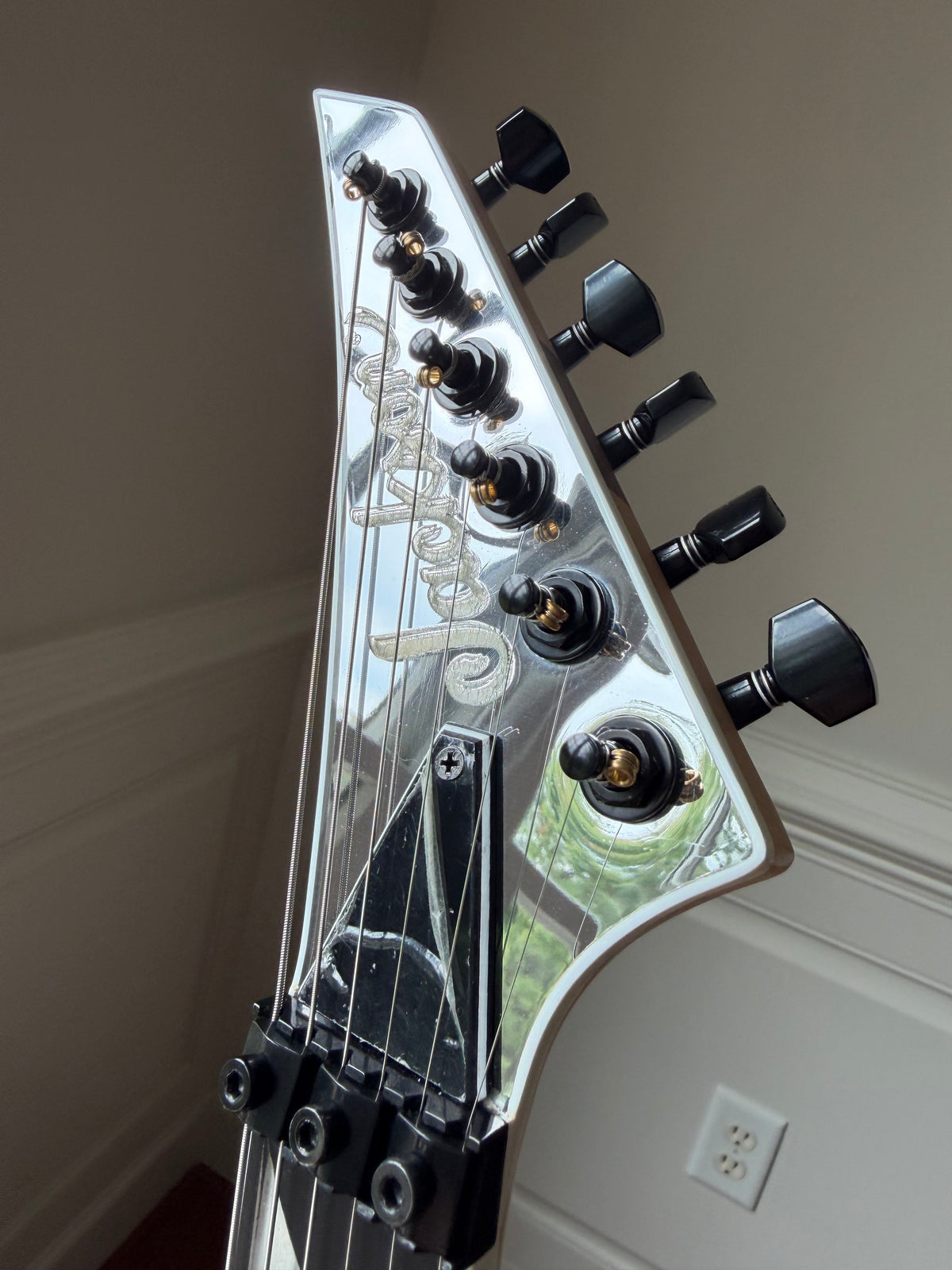 Jackson Pro Plus Series Rhoads RR24 w/ Hard Shell Case - Mirror
