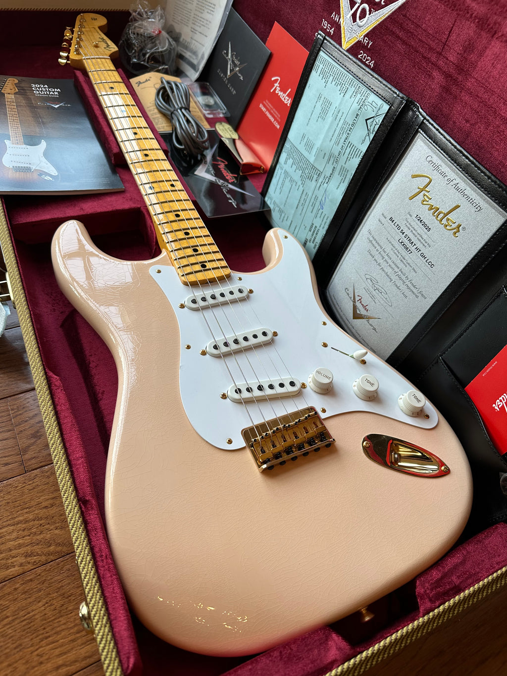 2025 Fender Custom Shop '54 Stratocaster B4 70th Anniversary Deluxe Closer Classic - Shell Pink - Image 1