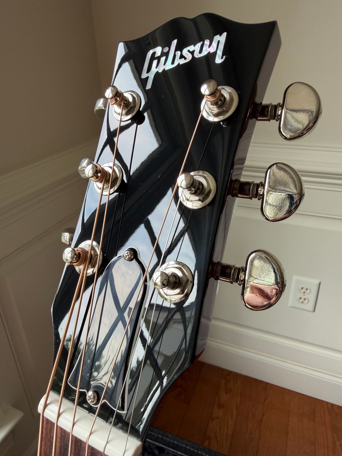 2026 Gibson J-45 Standard - Gold Top