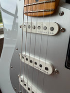 2026 Fender American Ultra II Stratocaster Maple - Avalanche White