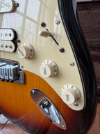 2005 Fender American Deluxe Stratocaster HSS - Sunburst - Image 6