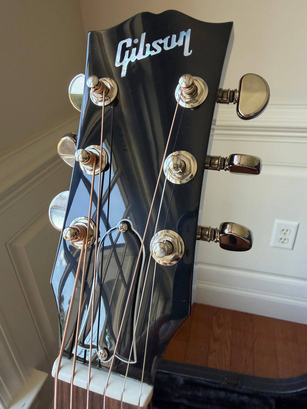 2025 Gibson J-45 Standard - Vintage Sunburst