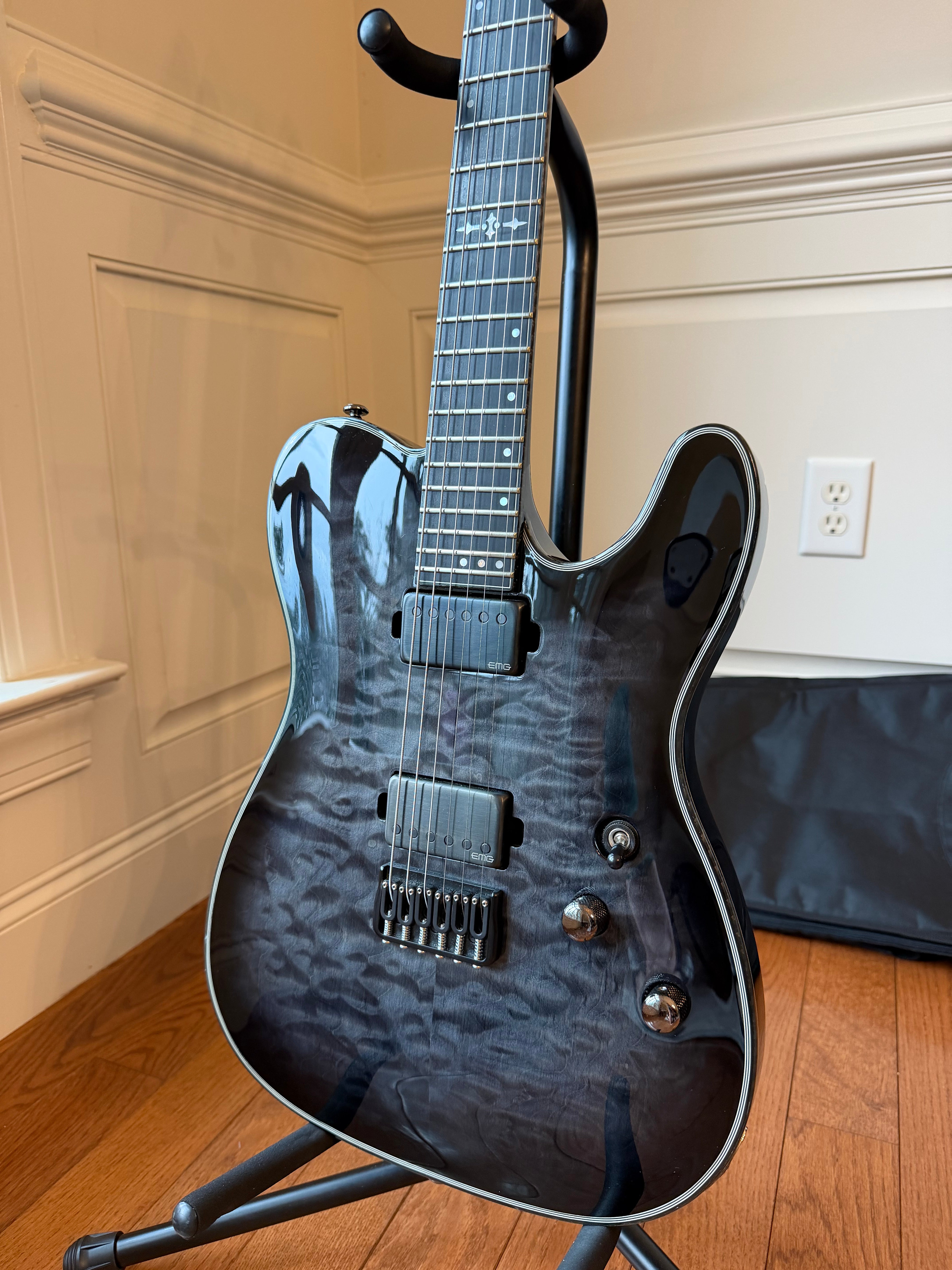 2022 Schecter Hellraiser Hybrid PT - Trans Black Burst