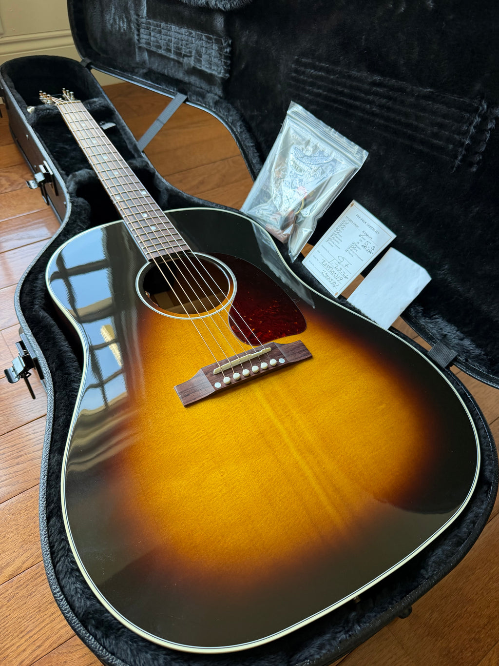 2025 Gibson J-45 Standard - Vintage Sunburst