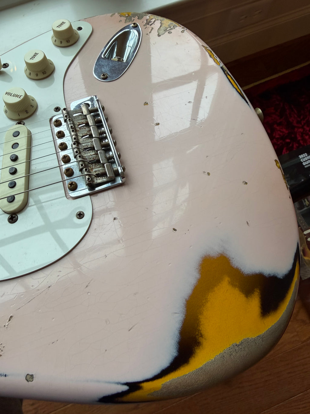 2022 Fender Custom Shop '56 Stratocaster Heavy Relic - Shell Pink Over 2 Color Sunburst - Image 14