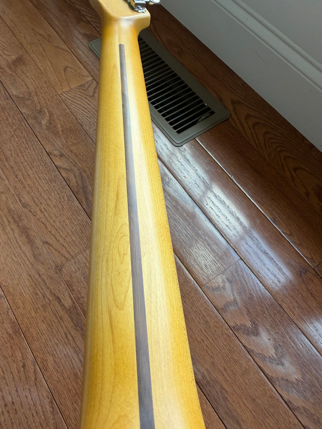 2025 K-Line Truxton - Blonde White