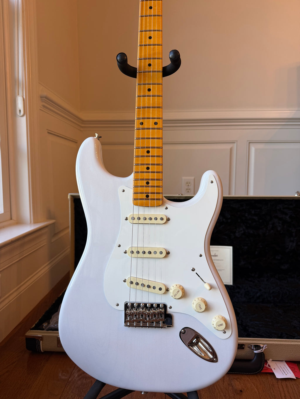 2025 Fender Eric Johnson Signature Stratocaster - White Blonde