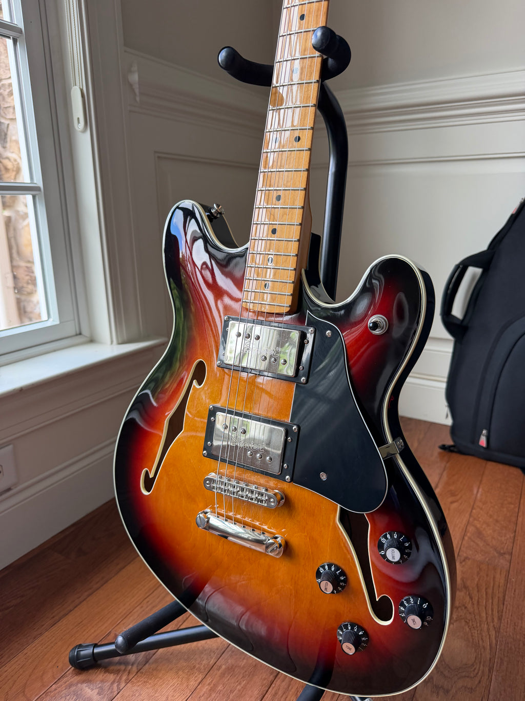 Squier Classic Vibe Starcaster - 3-Tone Sunburst