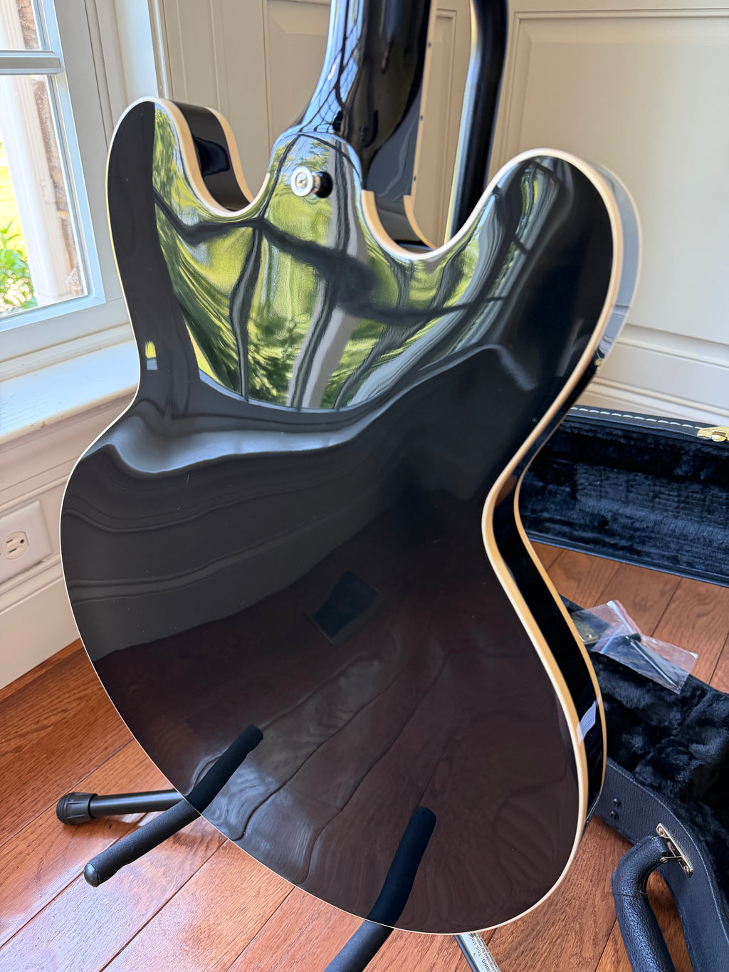 2025 Heritage H-535 Standard - Ebony Black