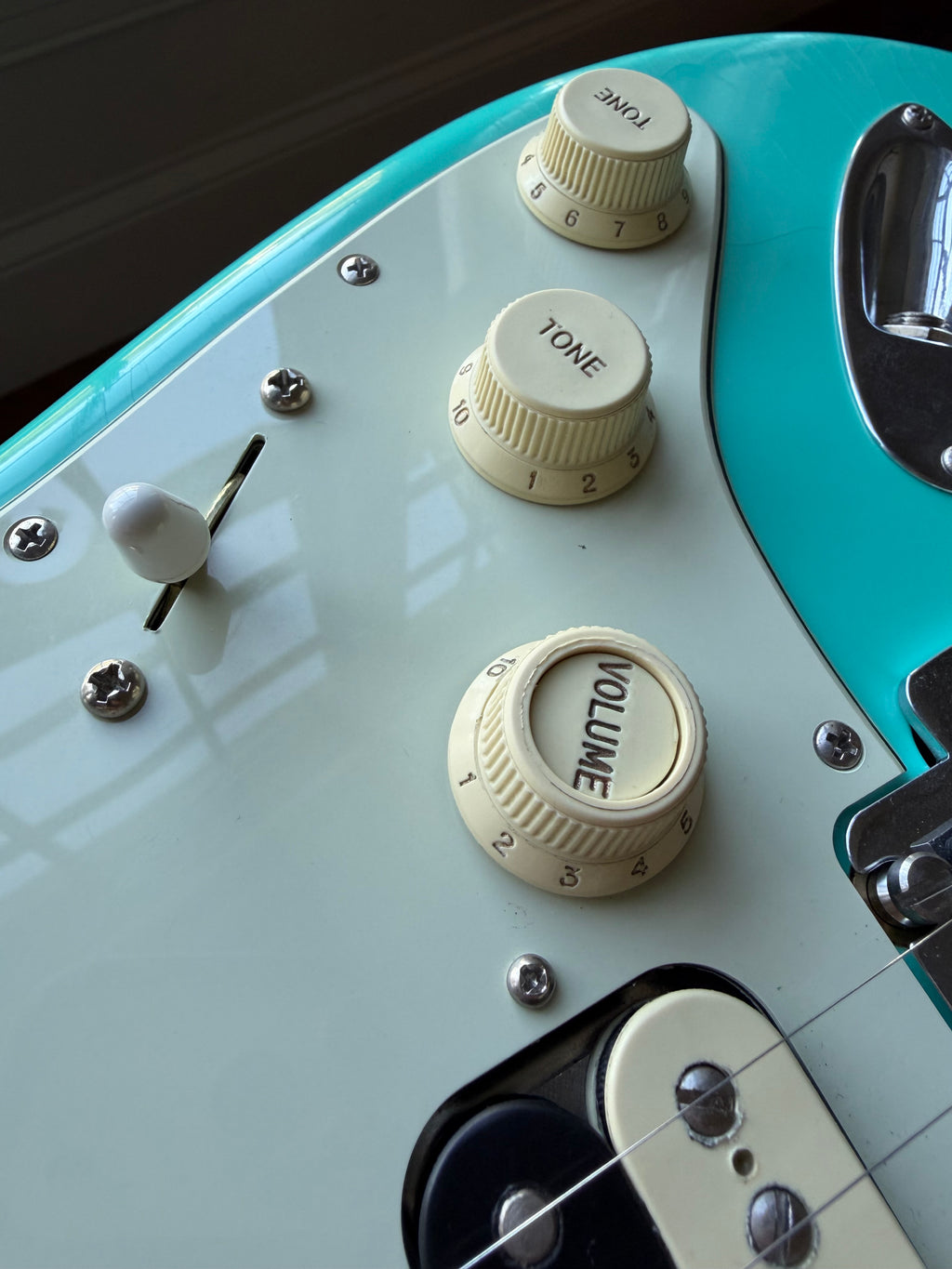 2025 Fender American Ultra Luxe Stratocaster Vintage 60s HSS - Sea Foam Green