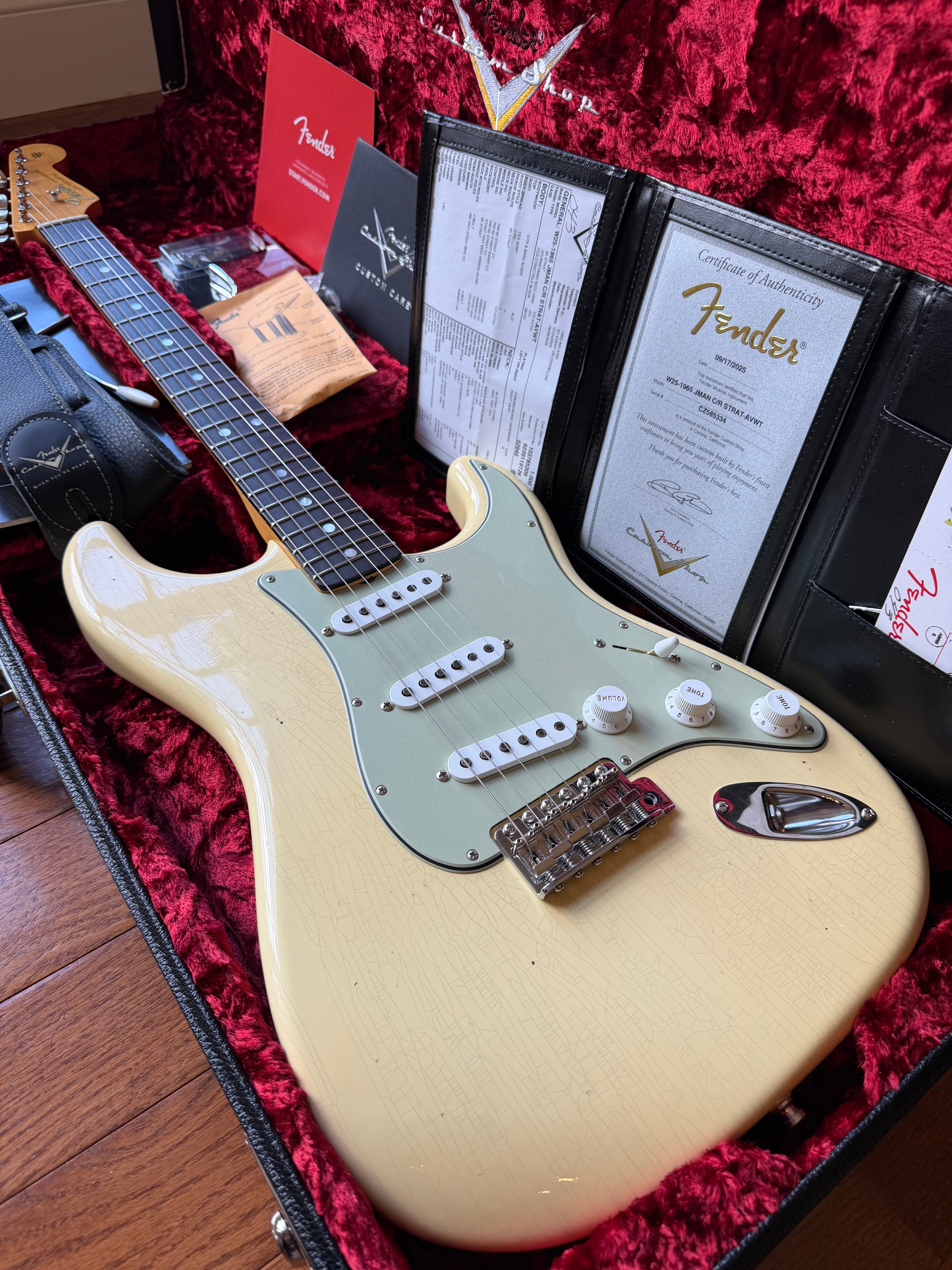 2025 Fender Custom Shop ‘65 Stratocaster W25 Journeyman - Aged Vintage White