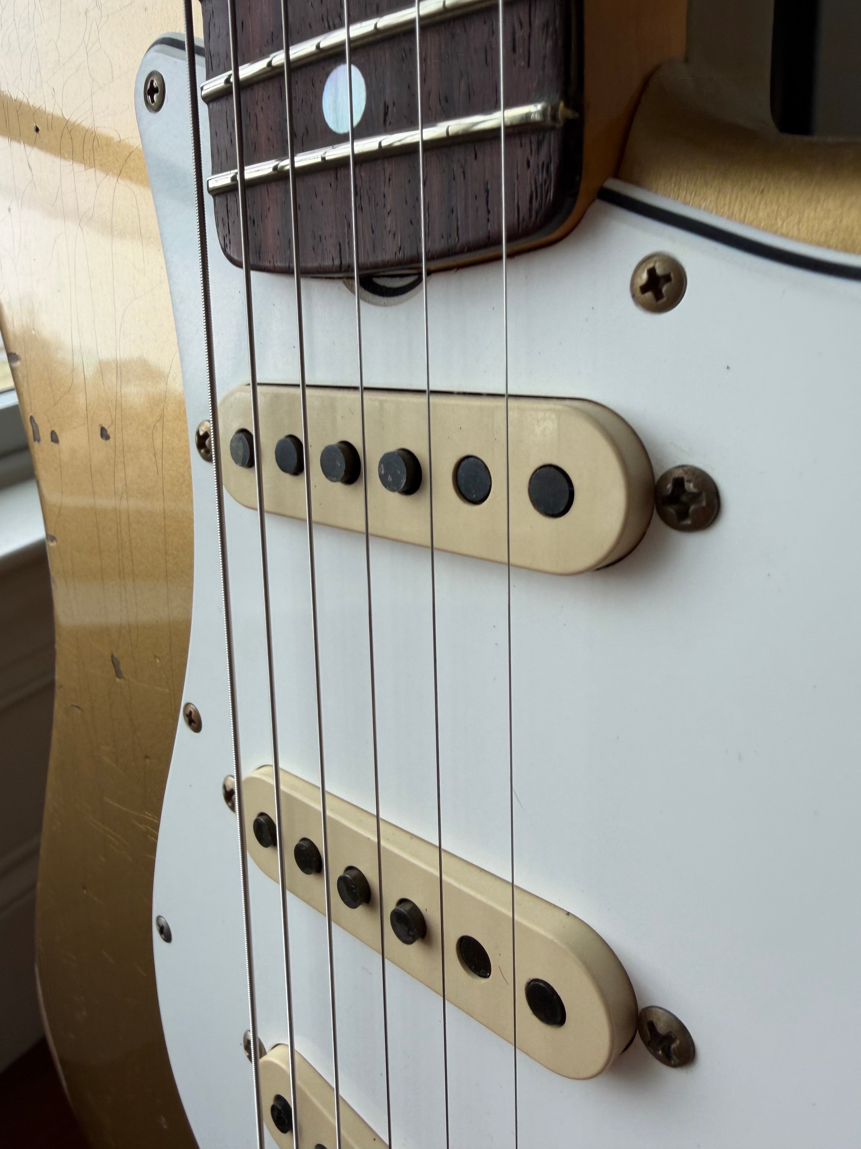 2026 Fender Custom Shop Stratocaster Pro W25 Relic - HLE Gold - Image 4