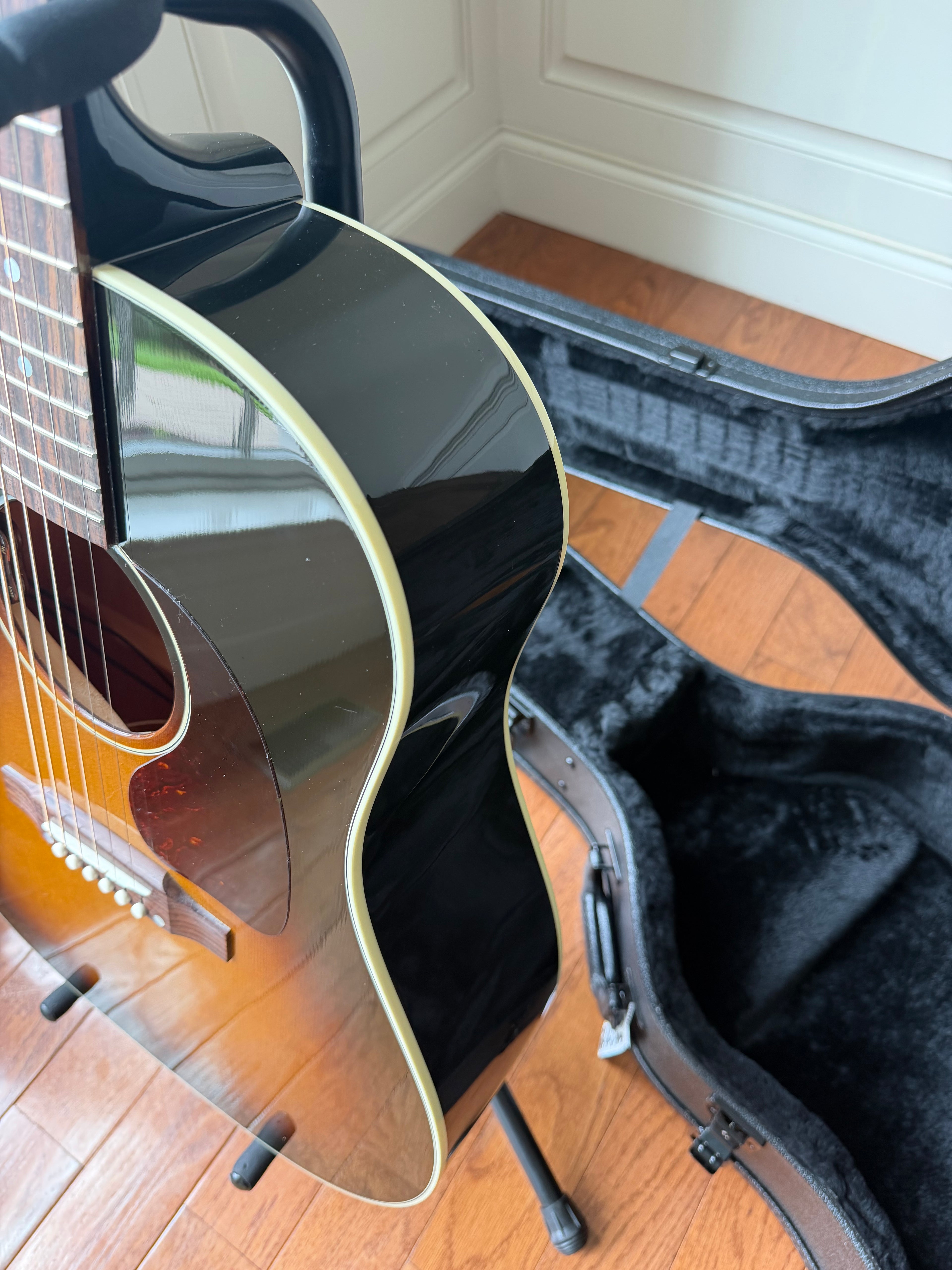 2026 Gibson J-45 Standard - Vintage Sunburst