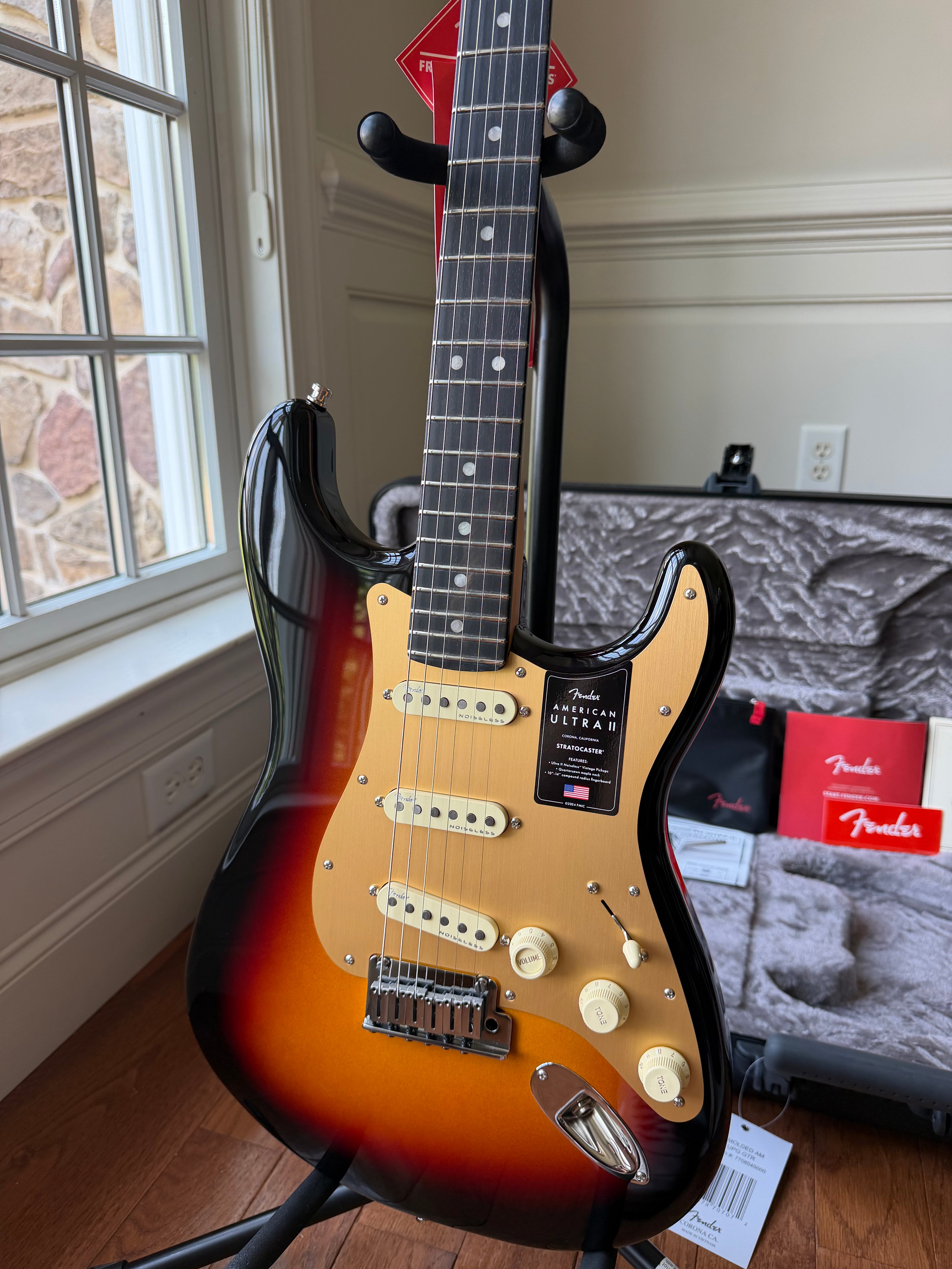 2026 Fender American Ultra II Stratocaster Ebony Fretboard - Ultraburst