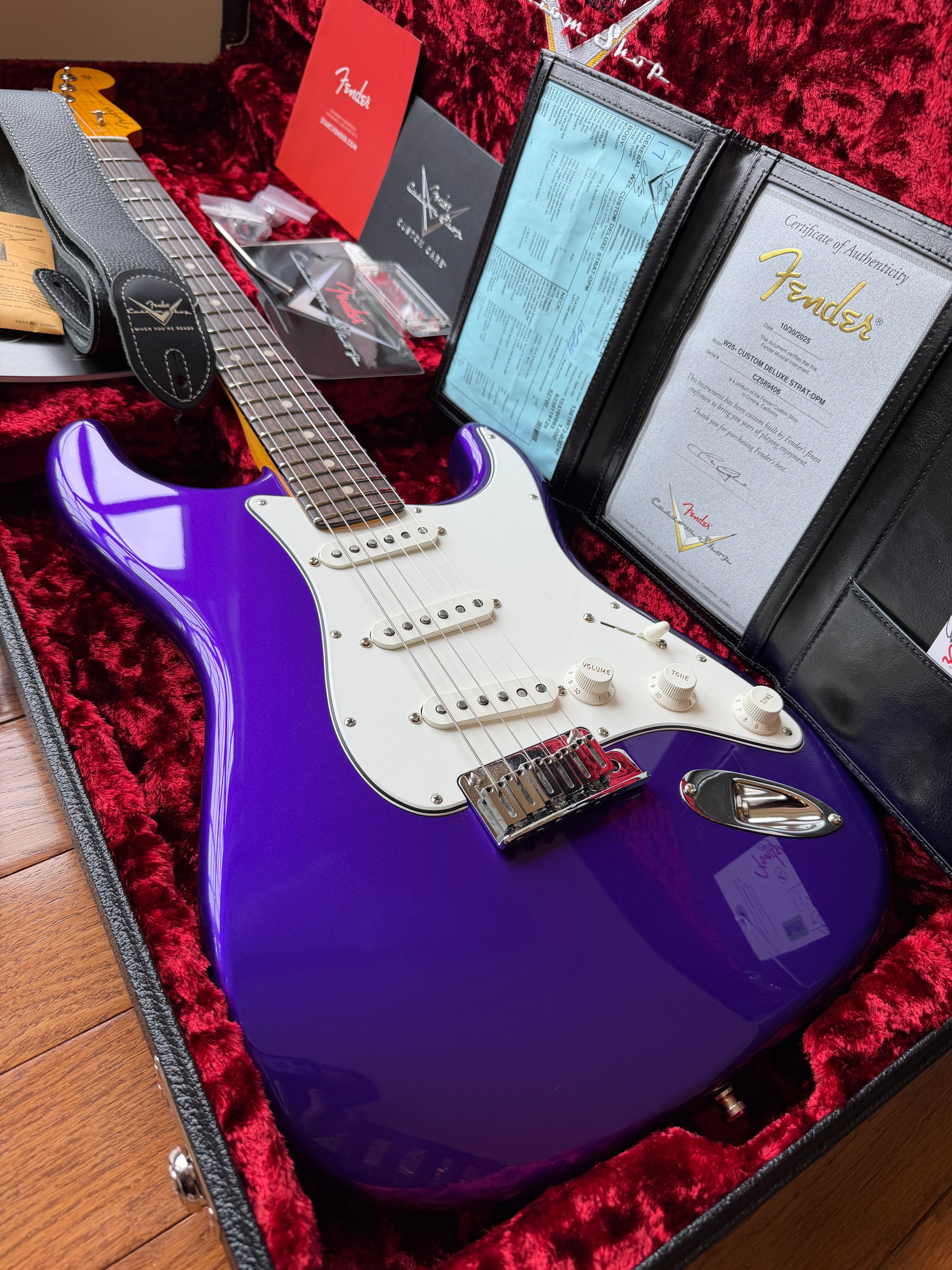 2025 Fender Custom Shop Stratocaster Custom Deluxe W25 NOS - Deep Purple Metallic
