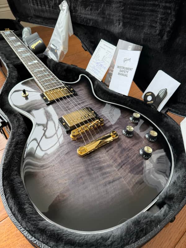 2025 Gibson Les Paul Supreme - Translucent Ebony Burst