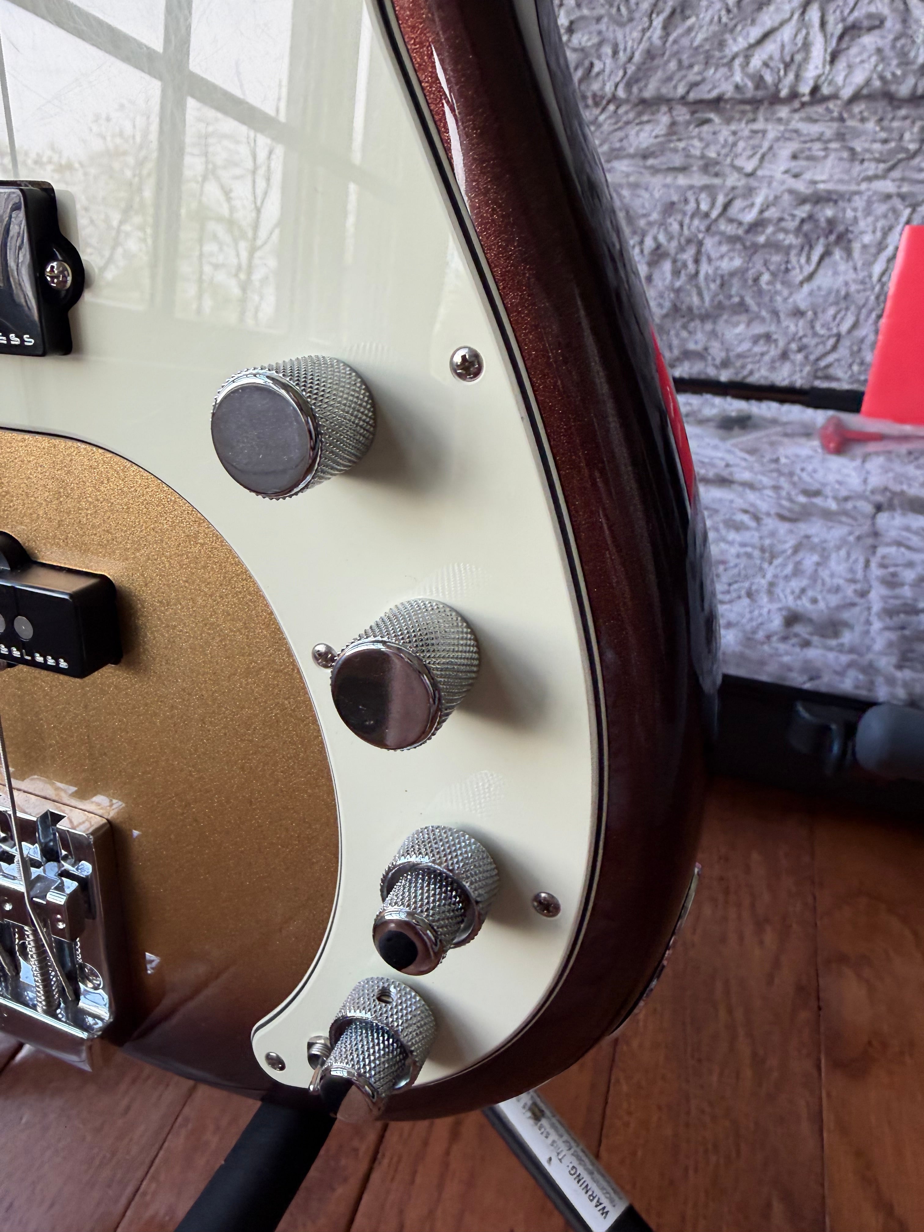 2019 Fender American Ultra Precision Bass - Mocha Burst