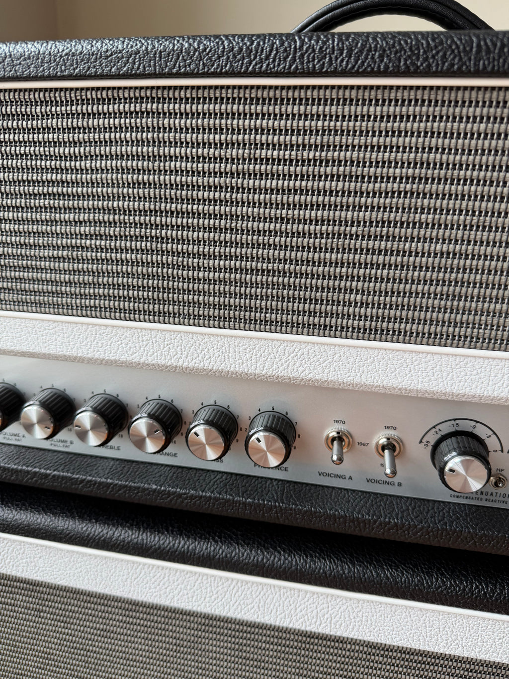 Tone King Royalist MKIII 40W Tube Amplifier Head with 2 x 12-inch 120W Closed-back Cab - Black - Image 4