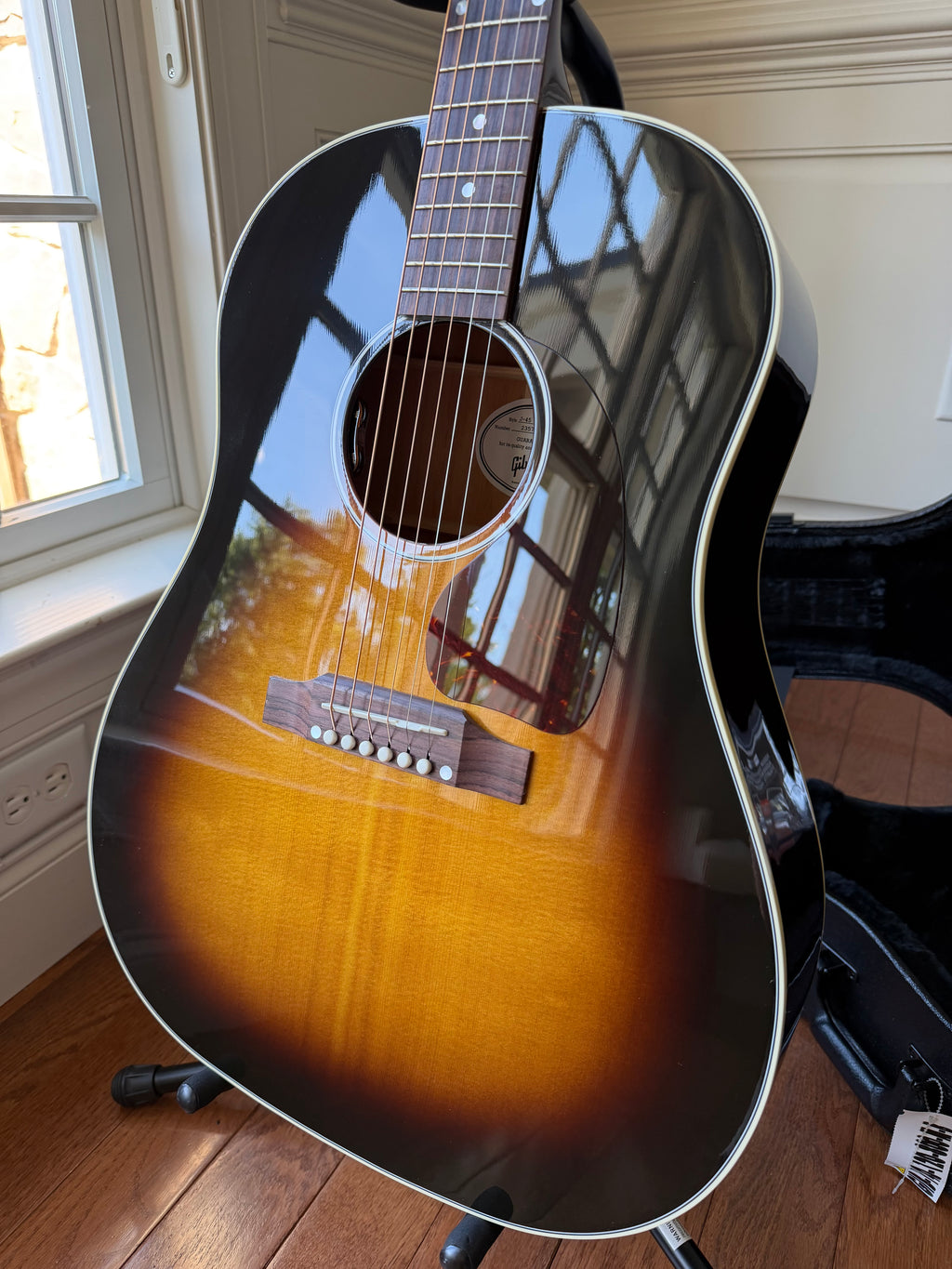 2025 Gibson J-45 Standard - Vintage Sunburst
