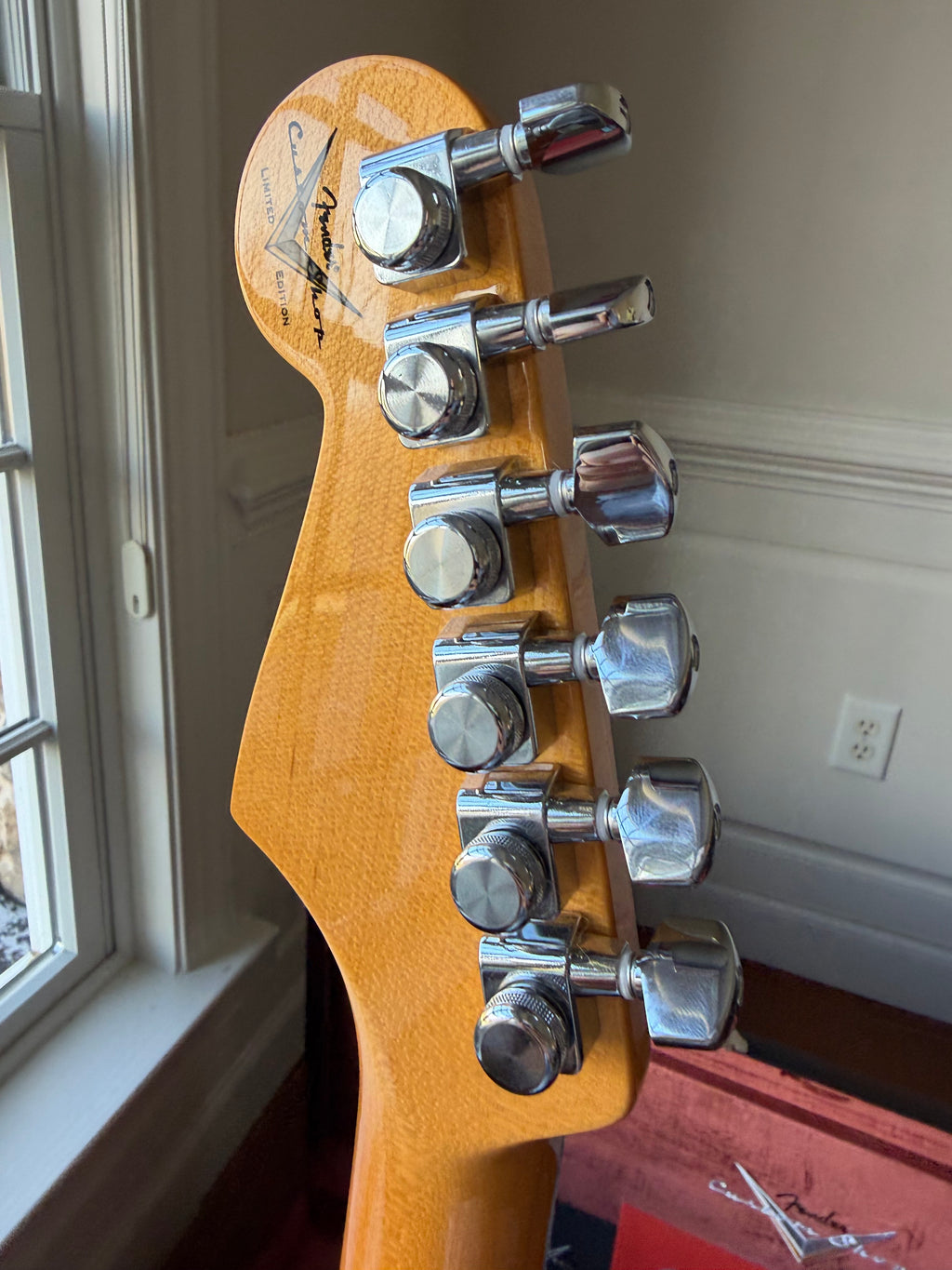 2025 Fender Custom Shop Stratocaster Limited Edition Custom Deluxe W25 NOS - Black Sparkle - Image 9