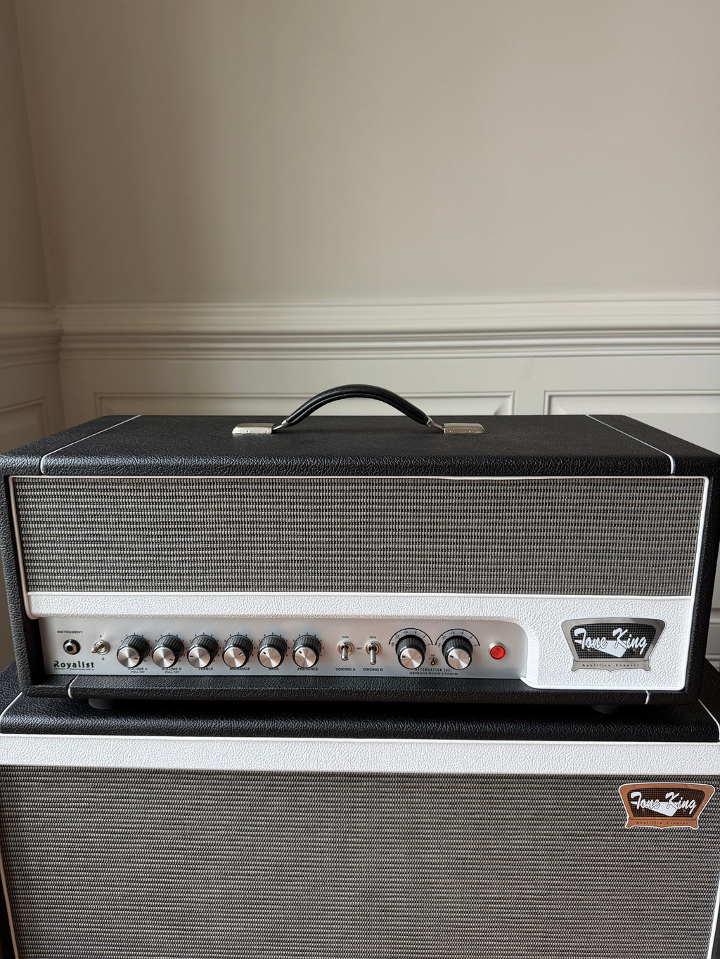 Tone King Royalist MKIII 40W Tube Amplifier Head with 2 x 12-inch 120W Closed-back Cab - Black - Image 2