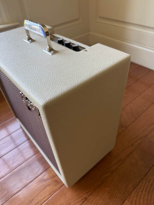 Gibson Falcon 5 7-Watt 1x10" Guitar Combo - Cream Bronco Vinyl with Oxblood Grille