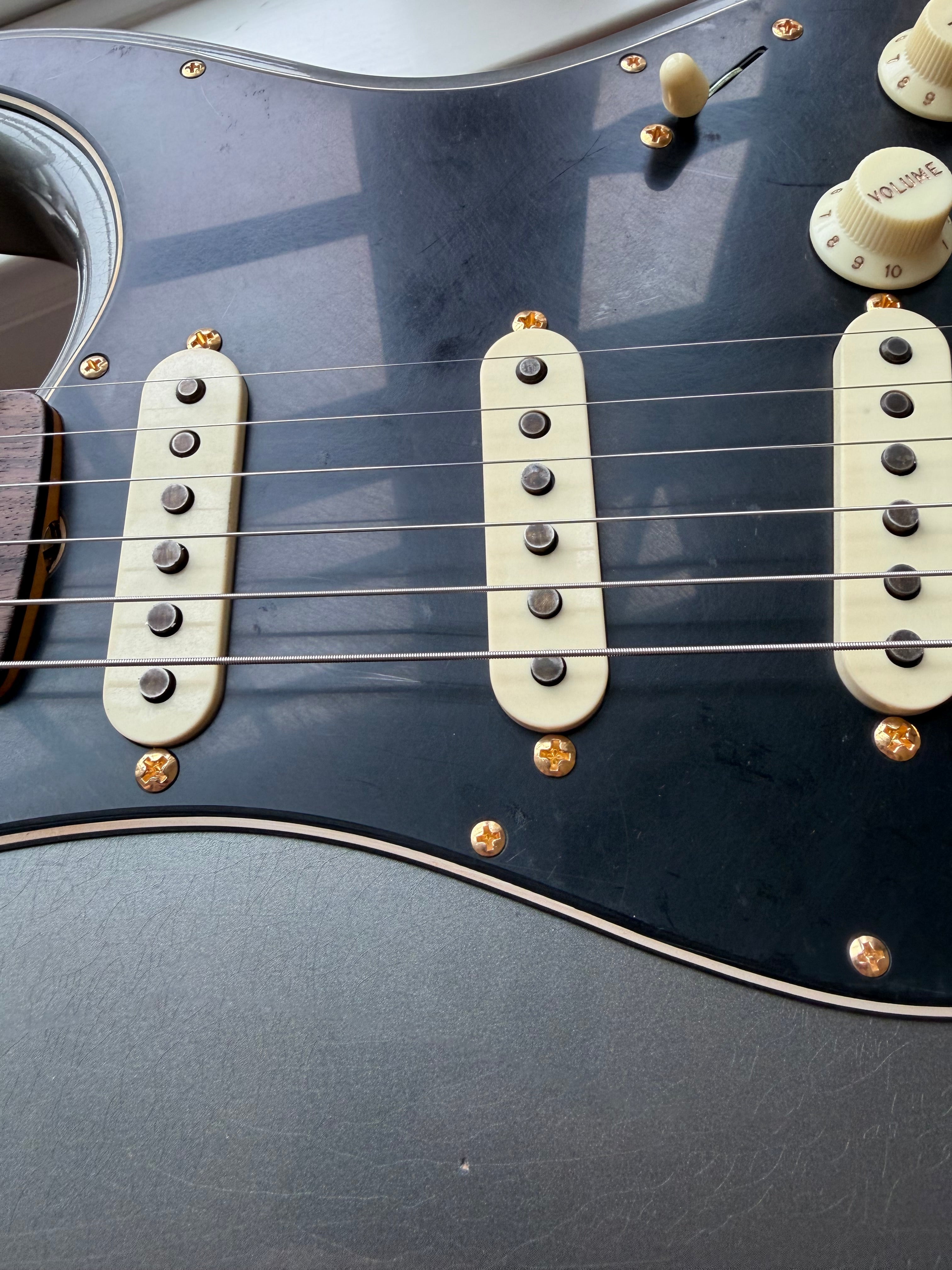 2026 Fender Custom Shop '65 Stratocaster Dual Mag B3 Limited Edition Journeyman - Charcoal Frost Metallic - Image 15