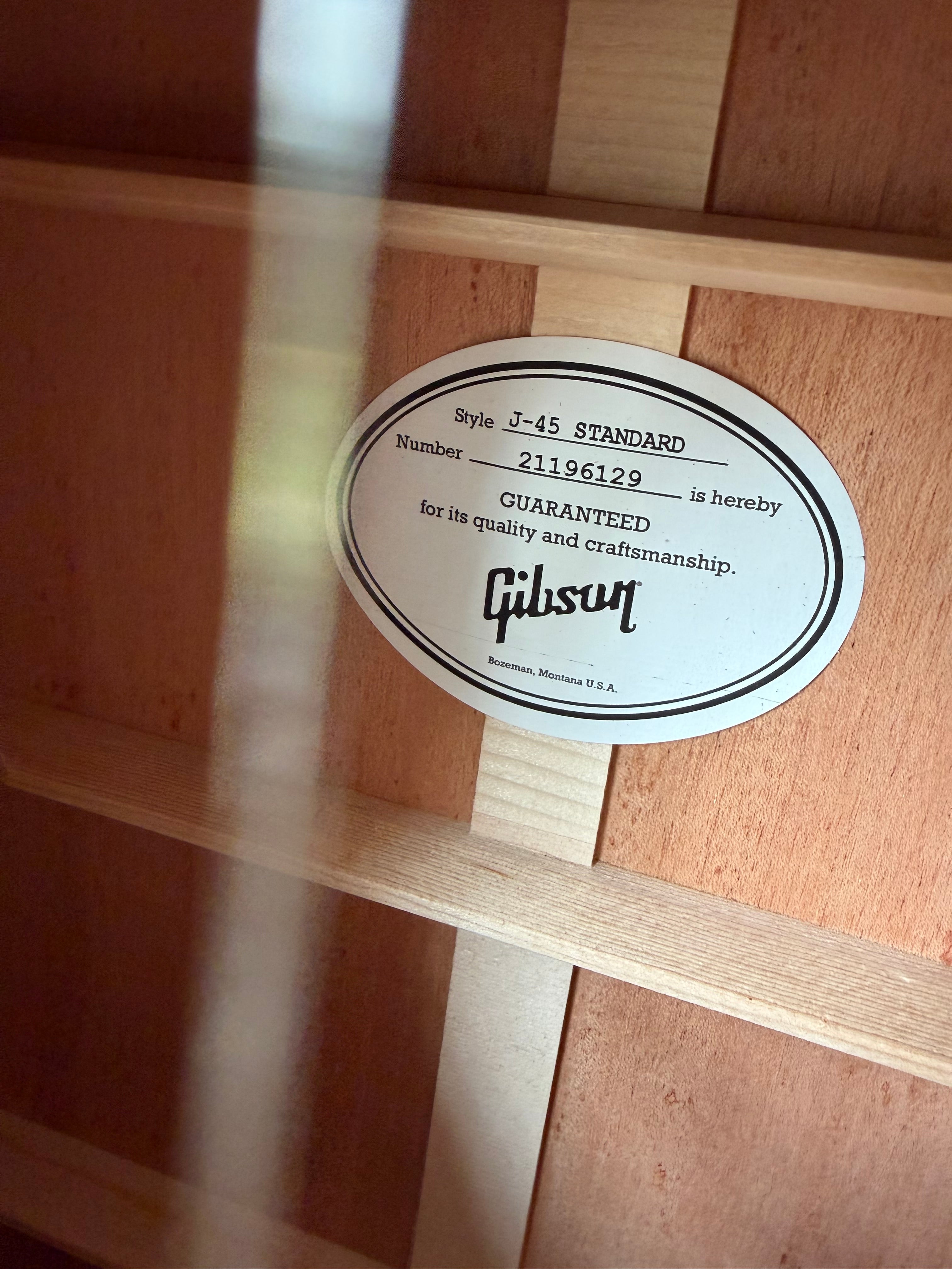 2026 Gibson J-45 Standard - Gold Top