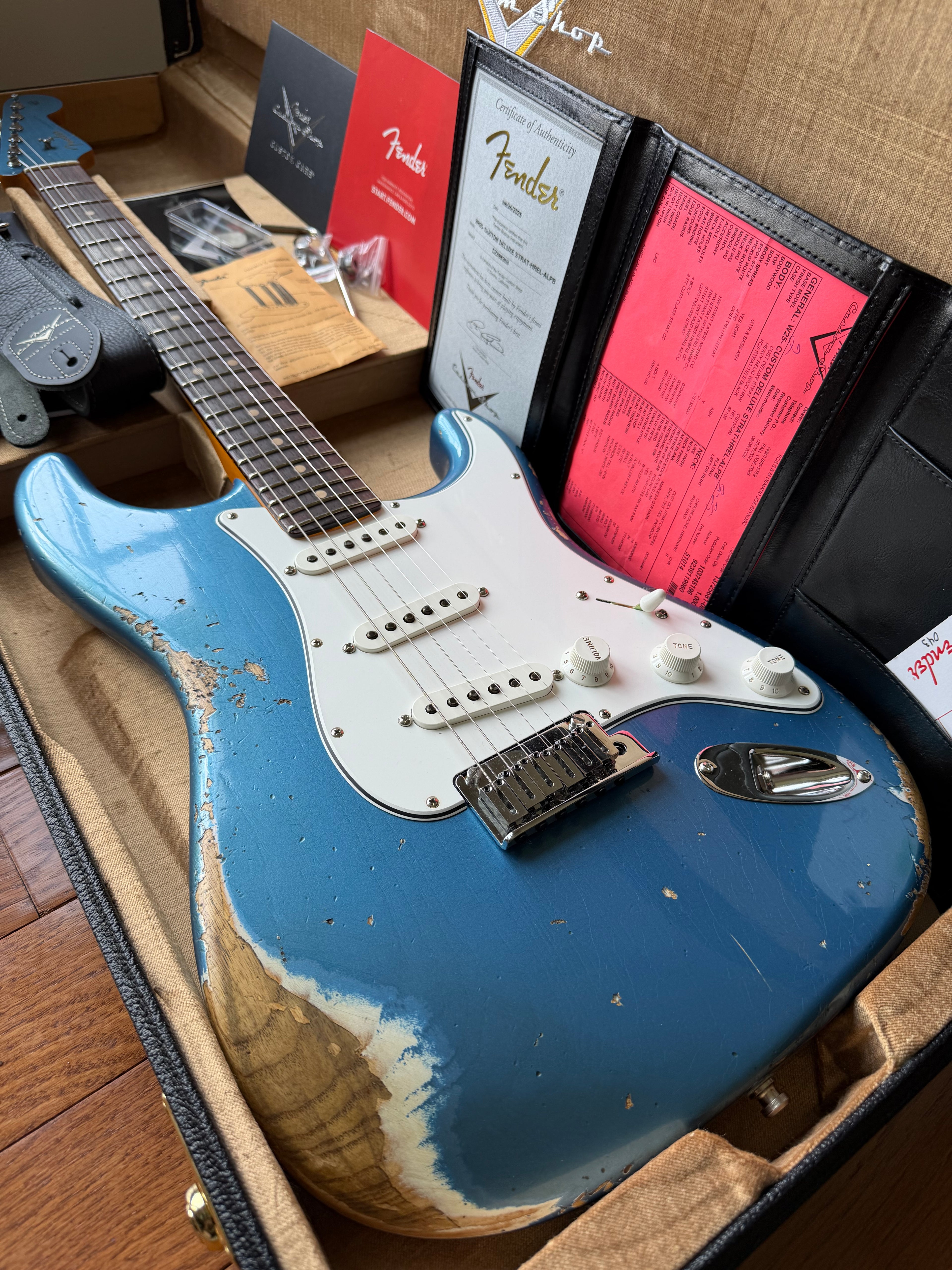 2025 Fender Custom Shop Stratocaster Custom Deluxe SR25 Matching Headstock Heavy Relic - Aged Lake Placid Blue