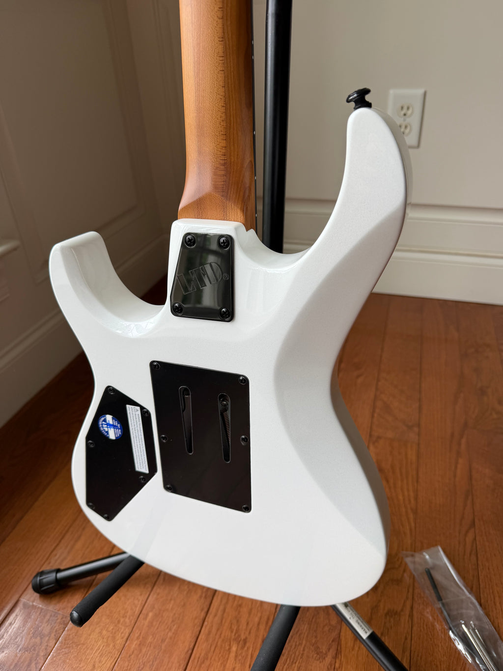 2026 ESP LTD MV-1000 Maverick - Pearl White