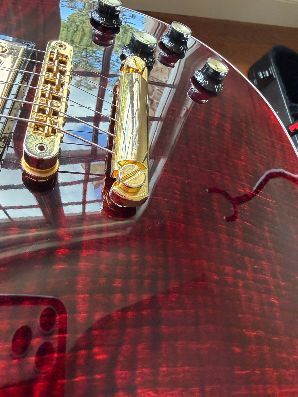 2025 Gibson Les Paul Supreme - Wine Red