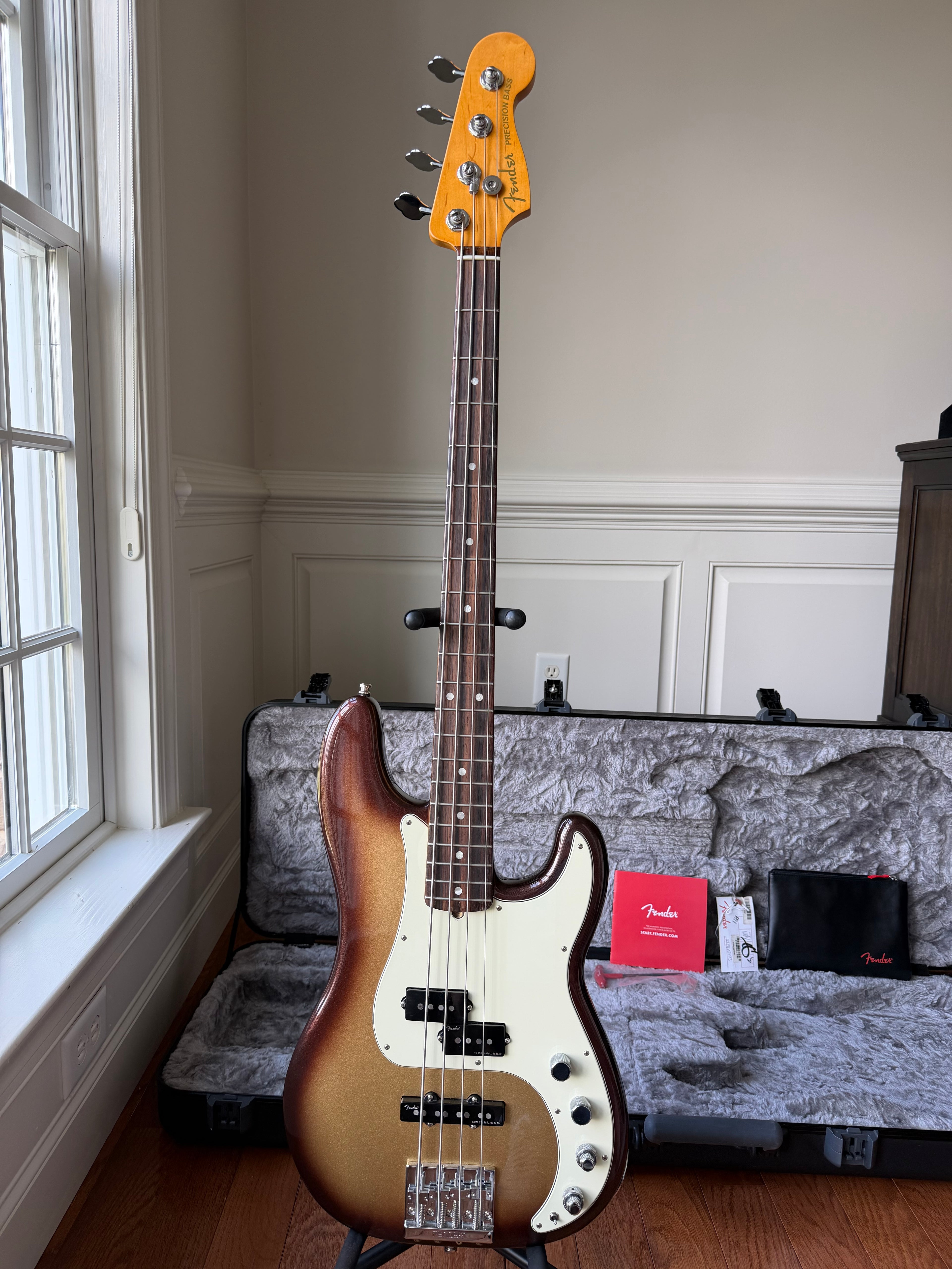 2019 Fender American Ultra Precision Bass - Mocha Burst