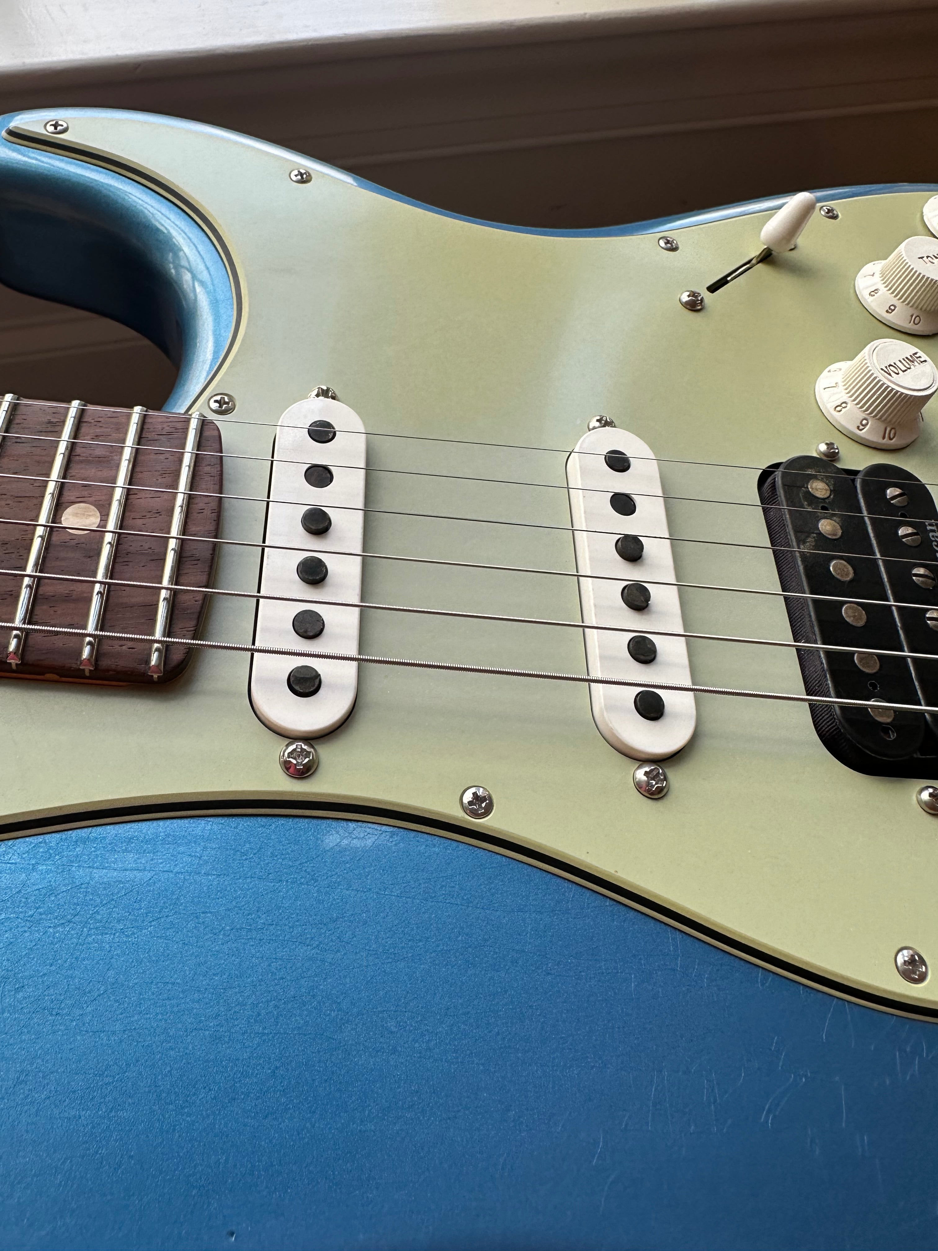 2025 Fender Custom Shop W25 Custom Deluxe Stratocaster Relic S1 HSS - Aged Lake Placid Blue - Image 13