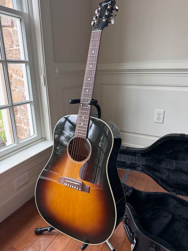 2026 Gibson J-45 Standard - Vintage Sunburst