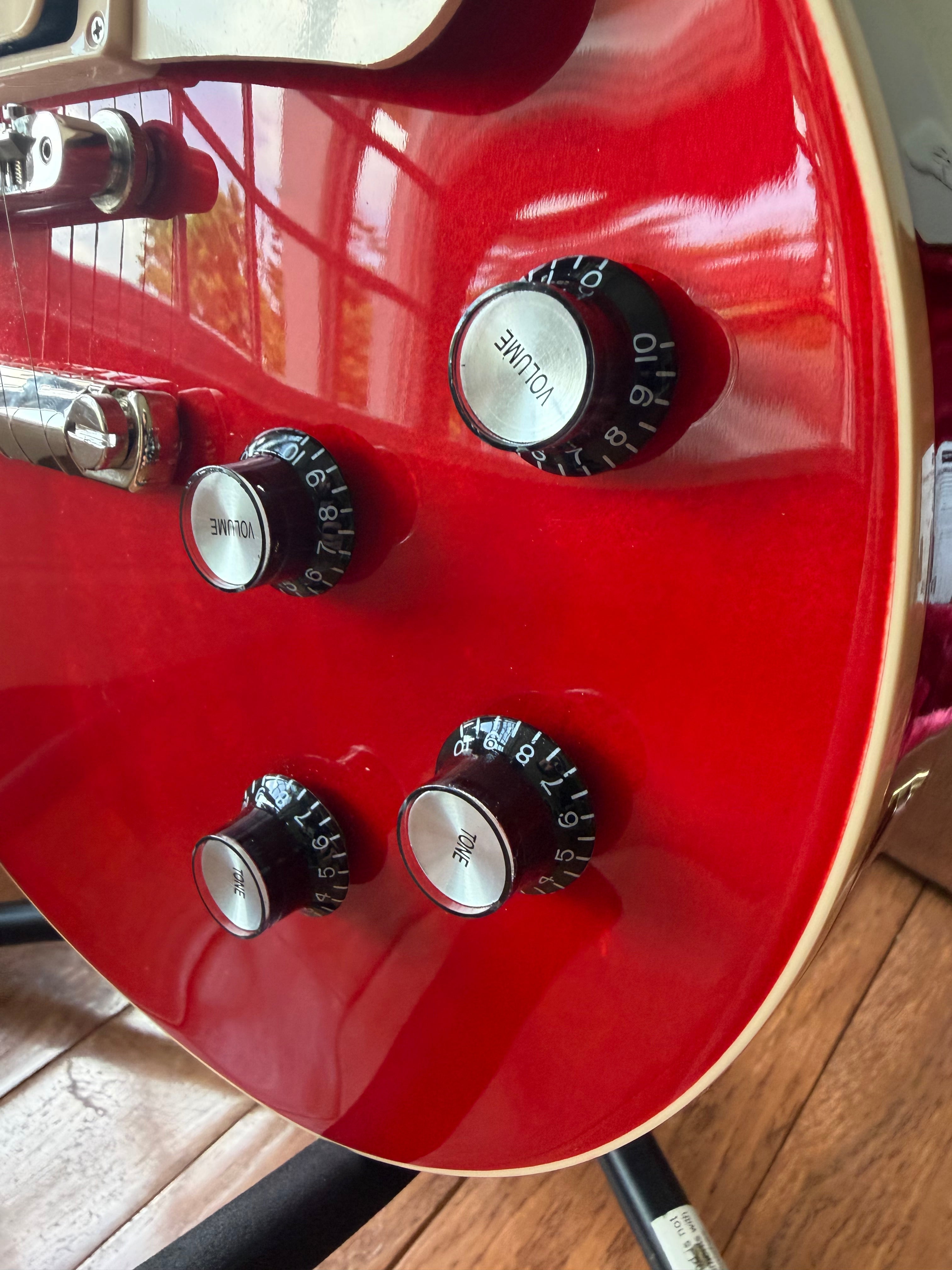 2023 Gibson Les Paul Classic - Translucent Cherry Red