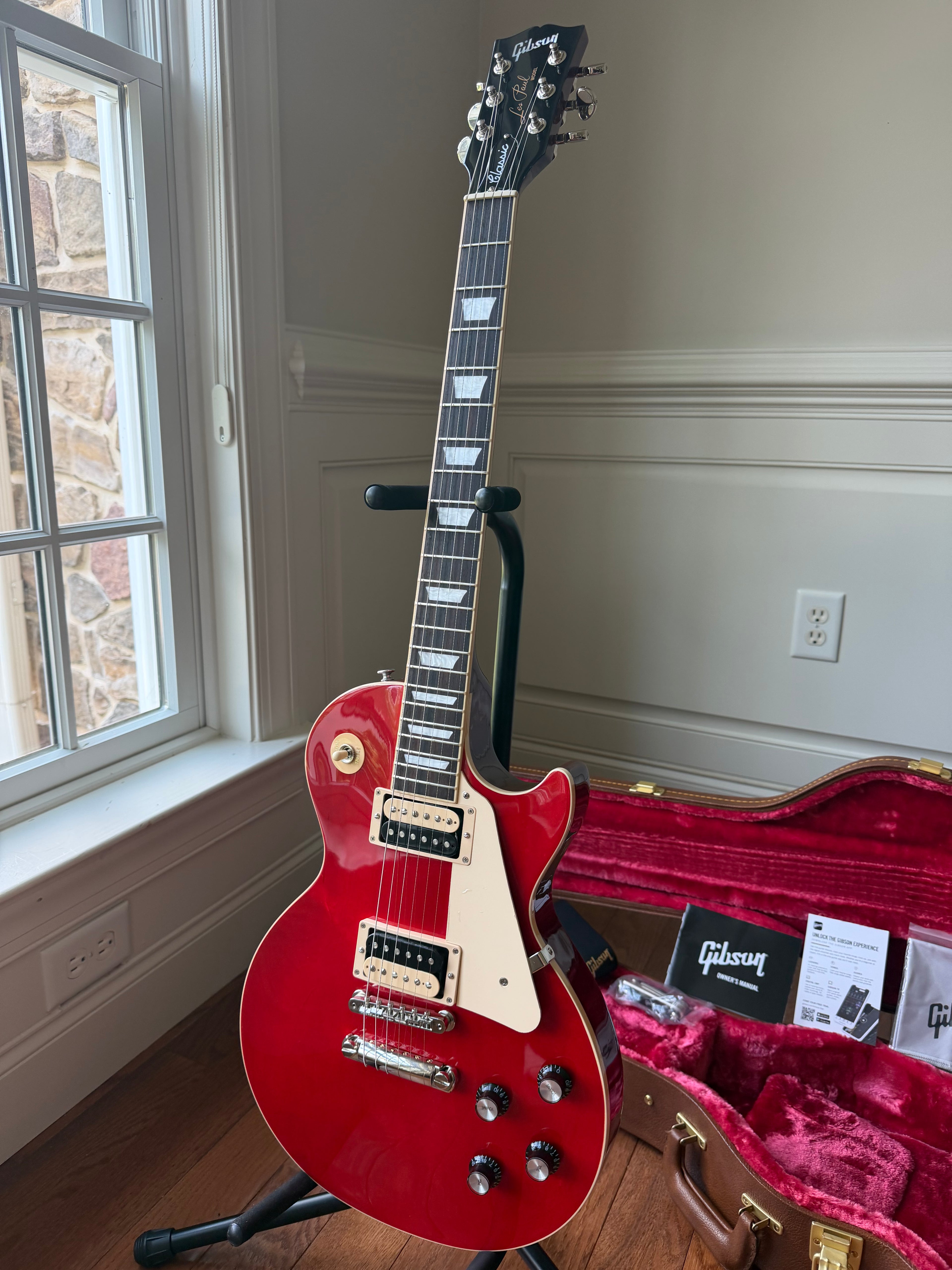 2023 Gibson Les Paul Classic - Translucent Cherry Red